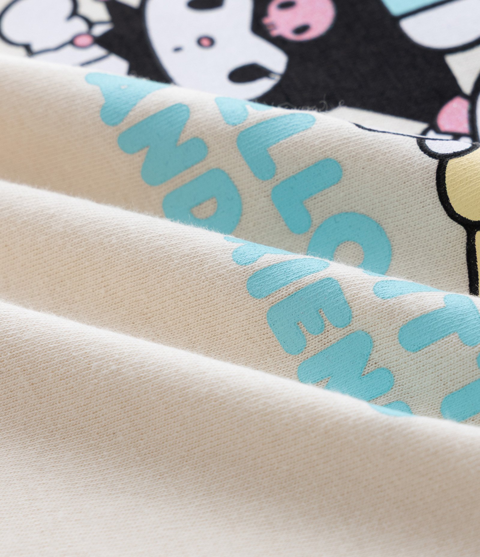 Pijama Infantil com Estampa Hello Kitty and Friends – Tam 2 a 10 Anos Lilás/Bege 8