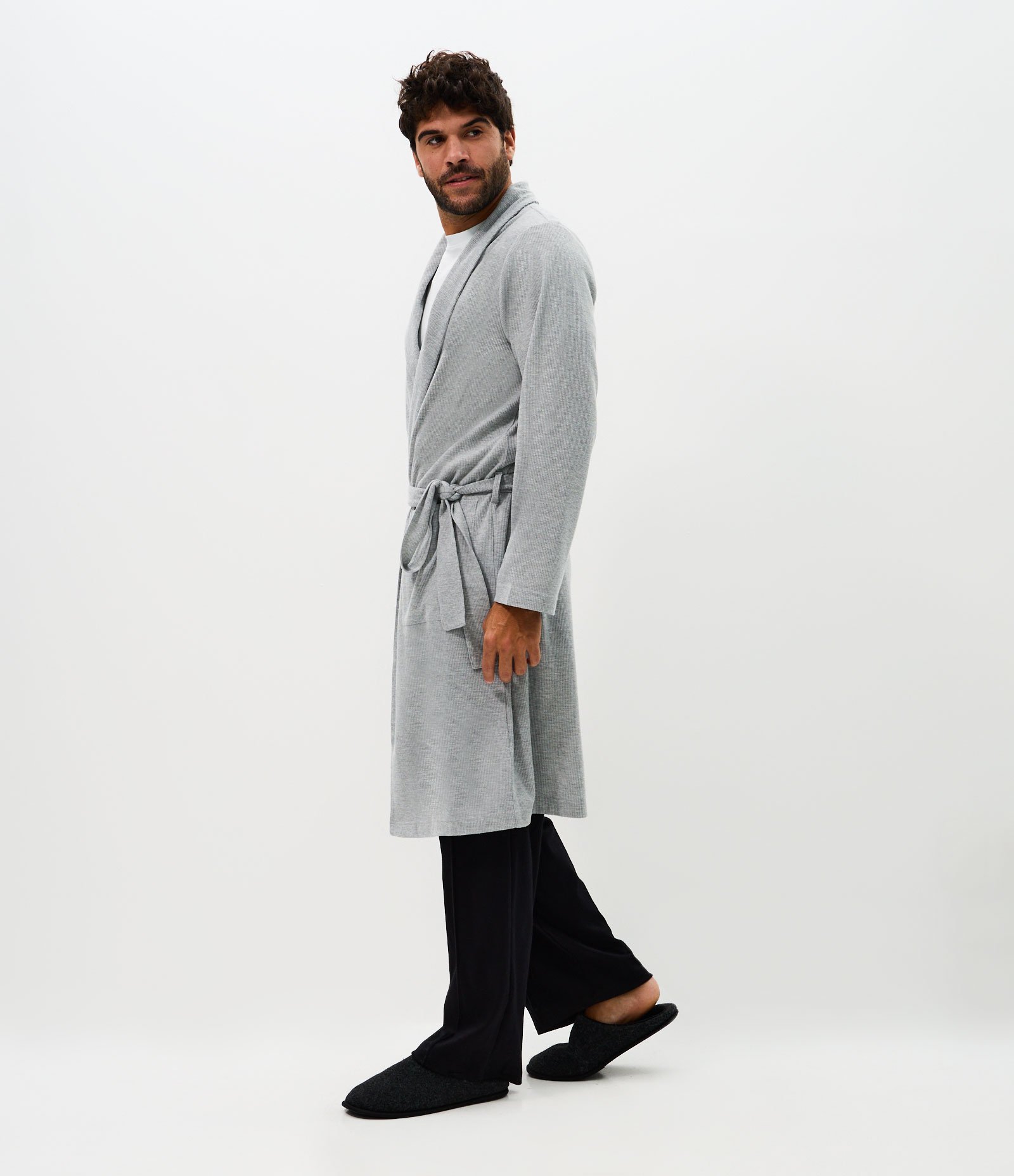 Robe Longo com Mangas Longas e Amarração na Cintura Cinza 2