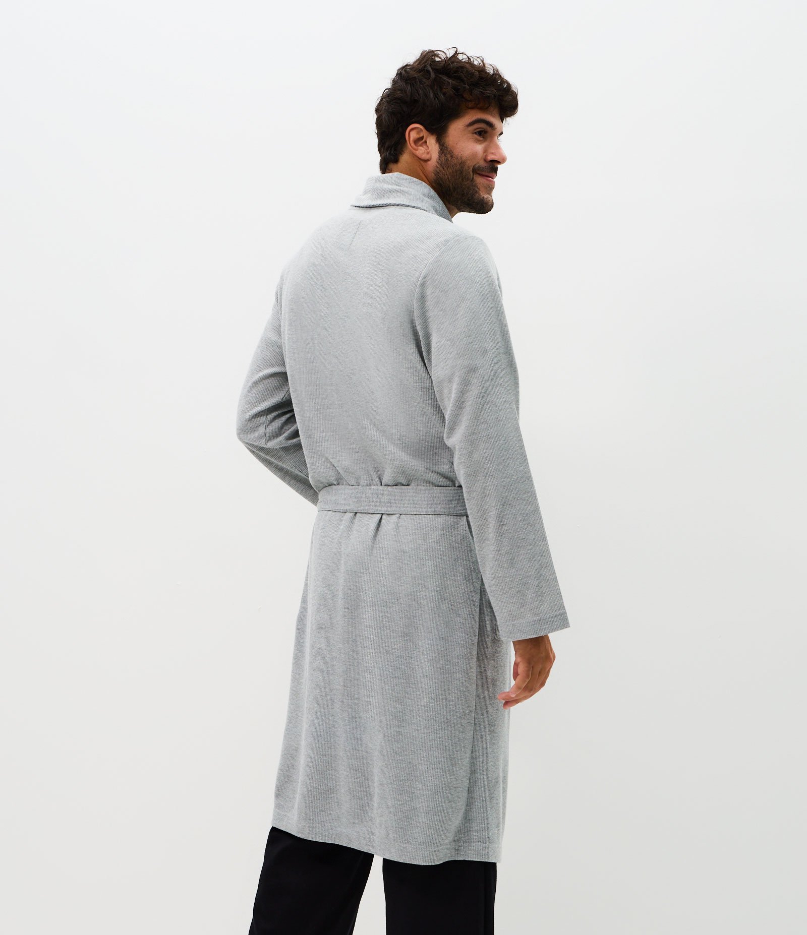 Robe Longo com Mangas Longas e Amarração na Cintura Cinza 4