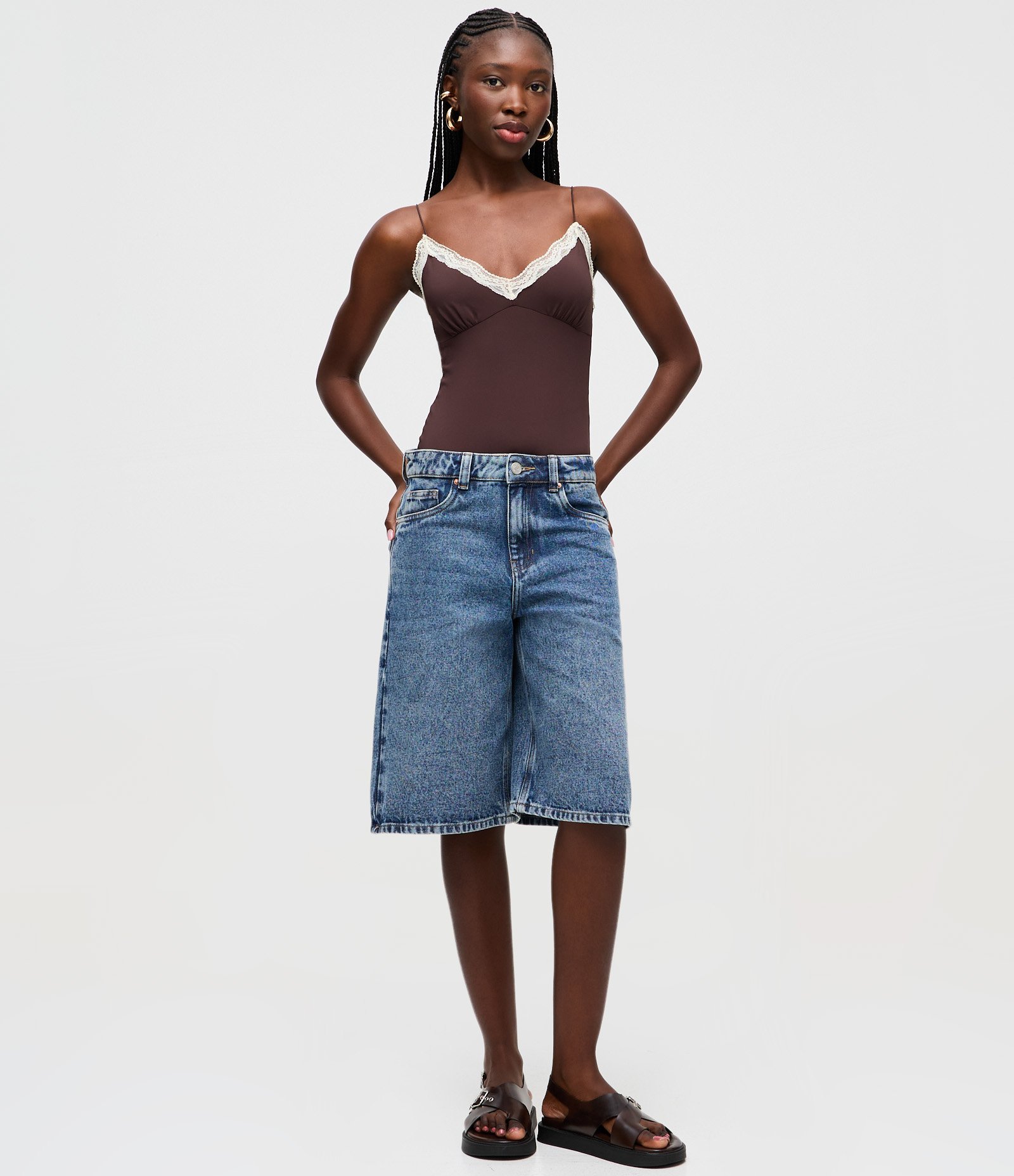 Body em Microfibra com Alcinhas e Decote V Rendado Marrom 2