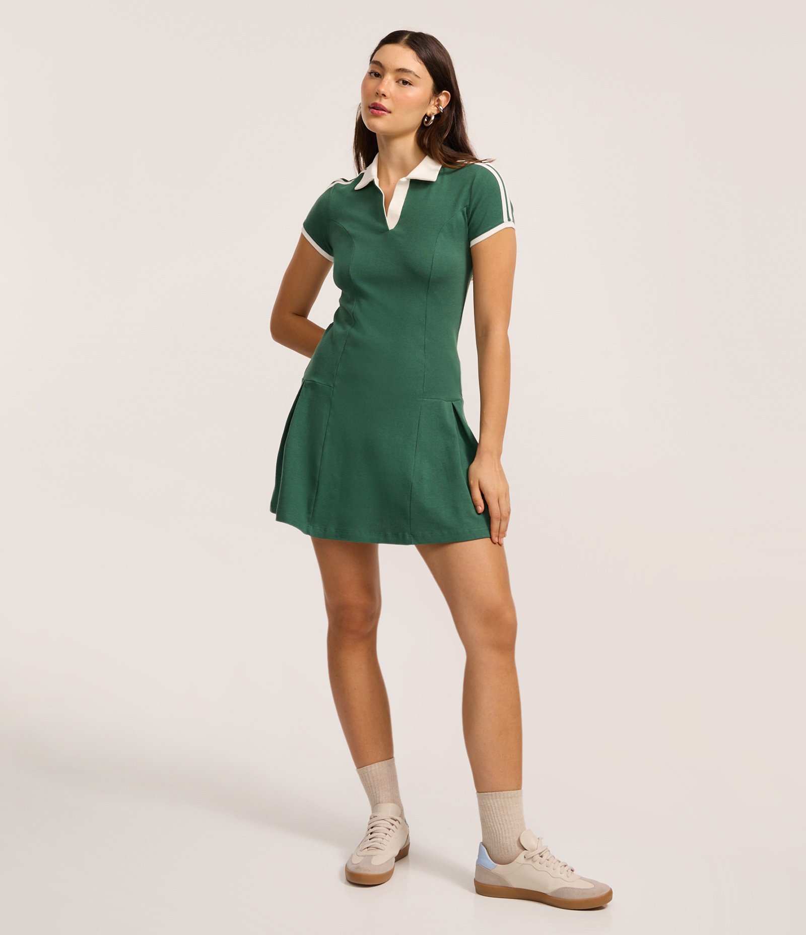 Vestido Curto em Ribana com Gola Polo Contrastante Verde 2