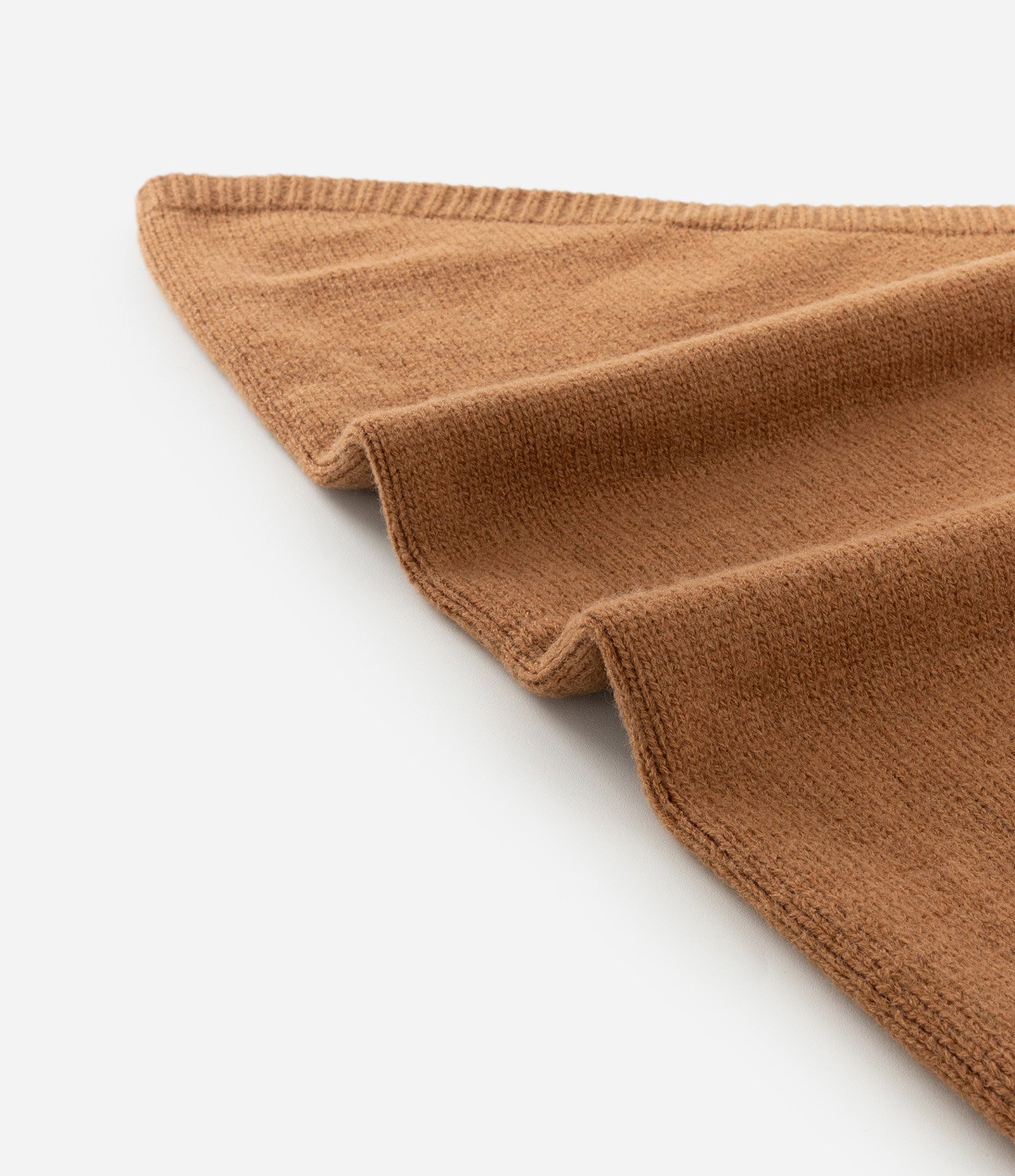 Lenço Triangular em Tricô Pesado Marrom 3