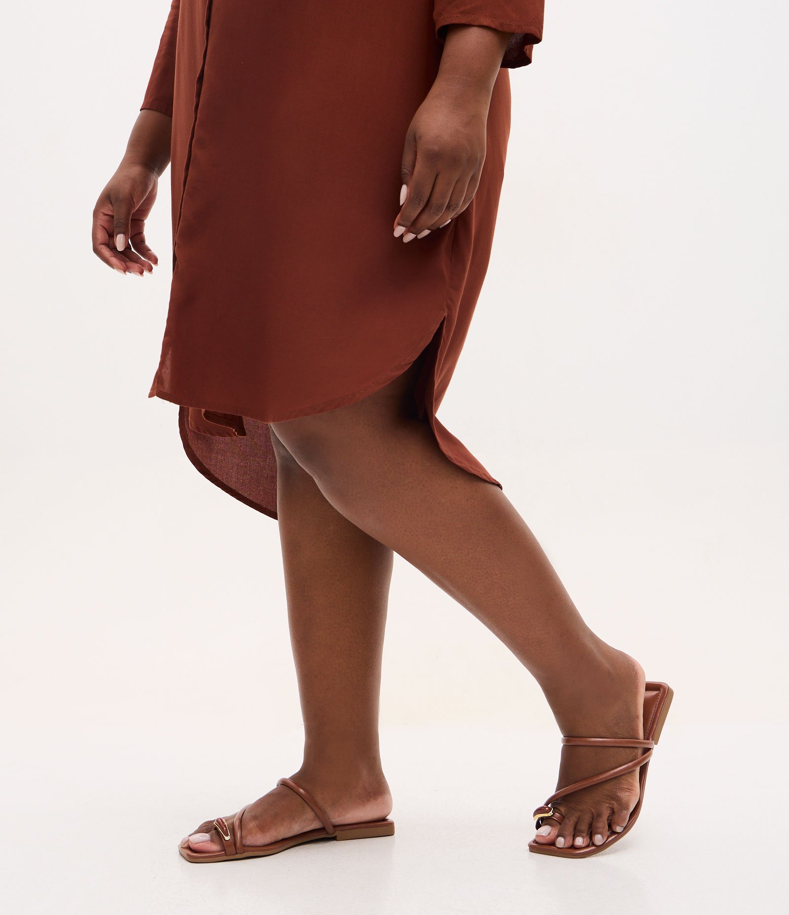 Vestido Chemise em Viscose com Barra Arredondada Currve & Plus Size Marrom 3