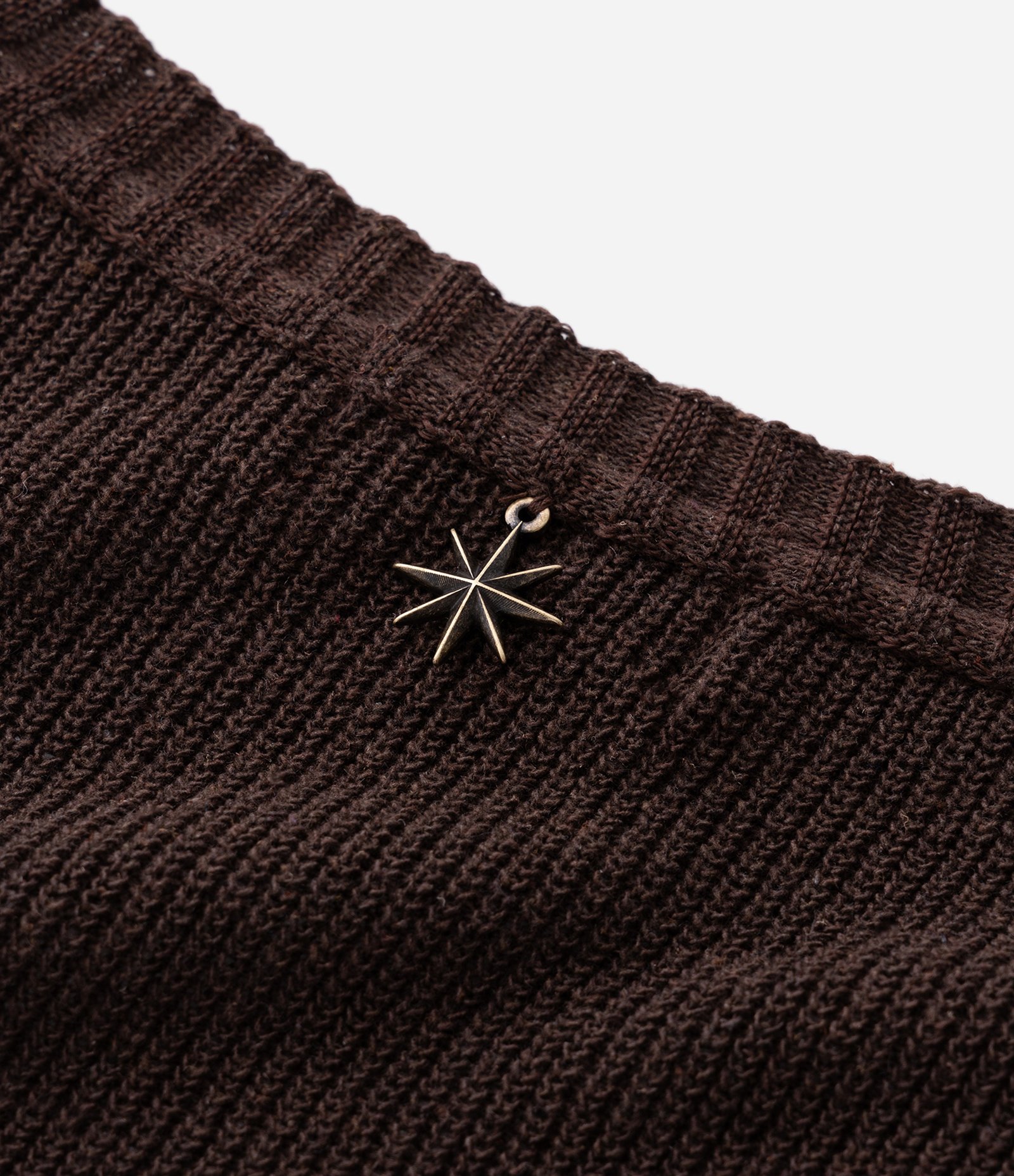 Regata Texturizada em Algodão com Detalhes Contrastantes Marrom 10