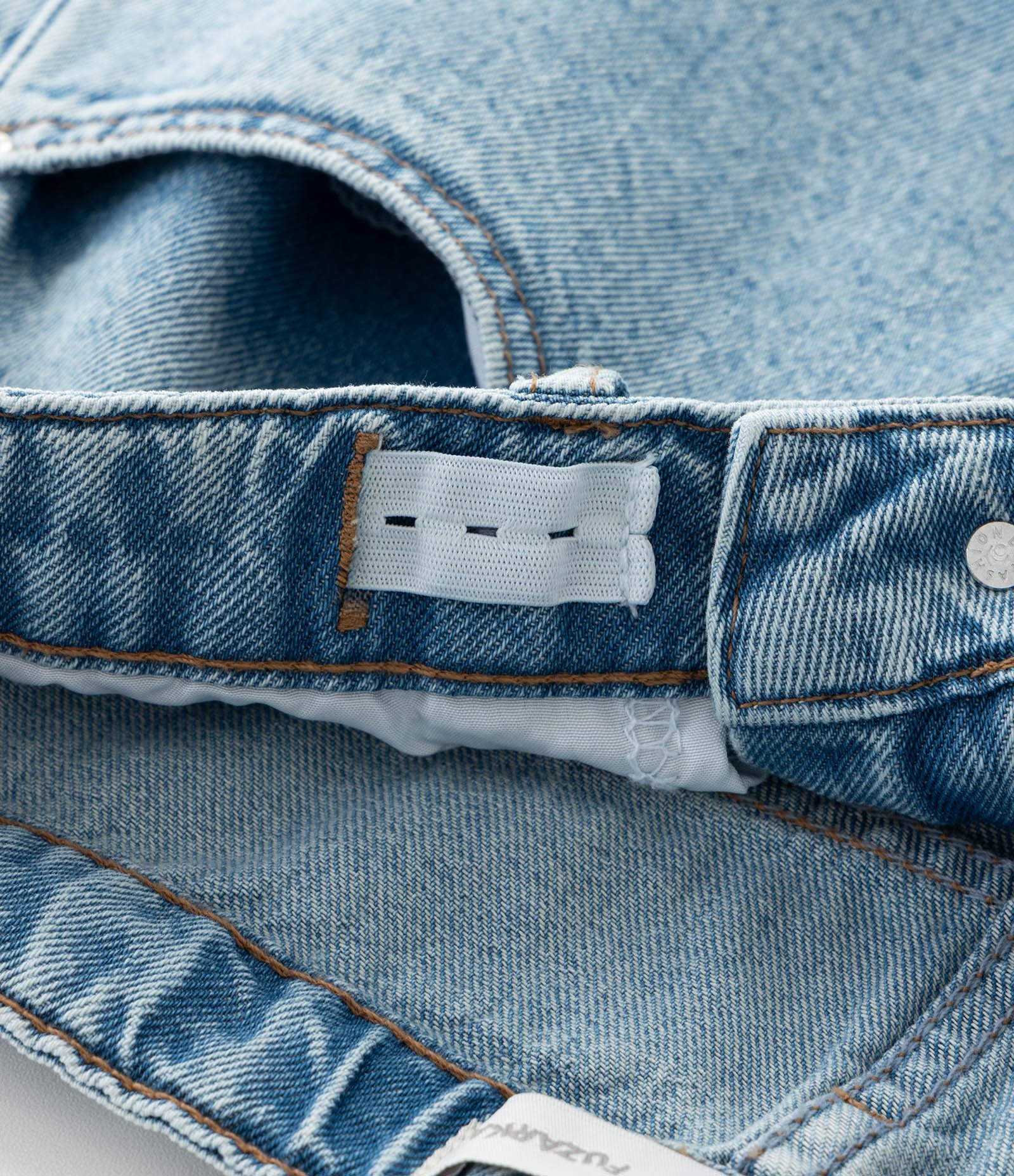 Calça Infantil Reta em Jeans com Barra Dobrada – Tam 5 a 16 Anos Azul Claro 4