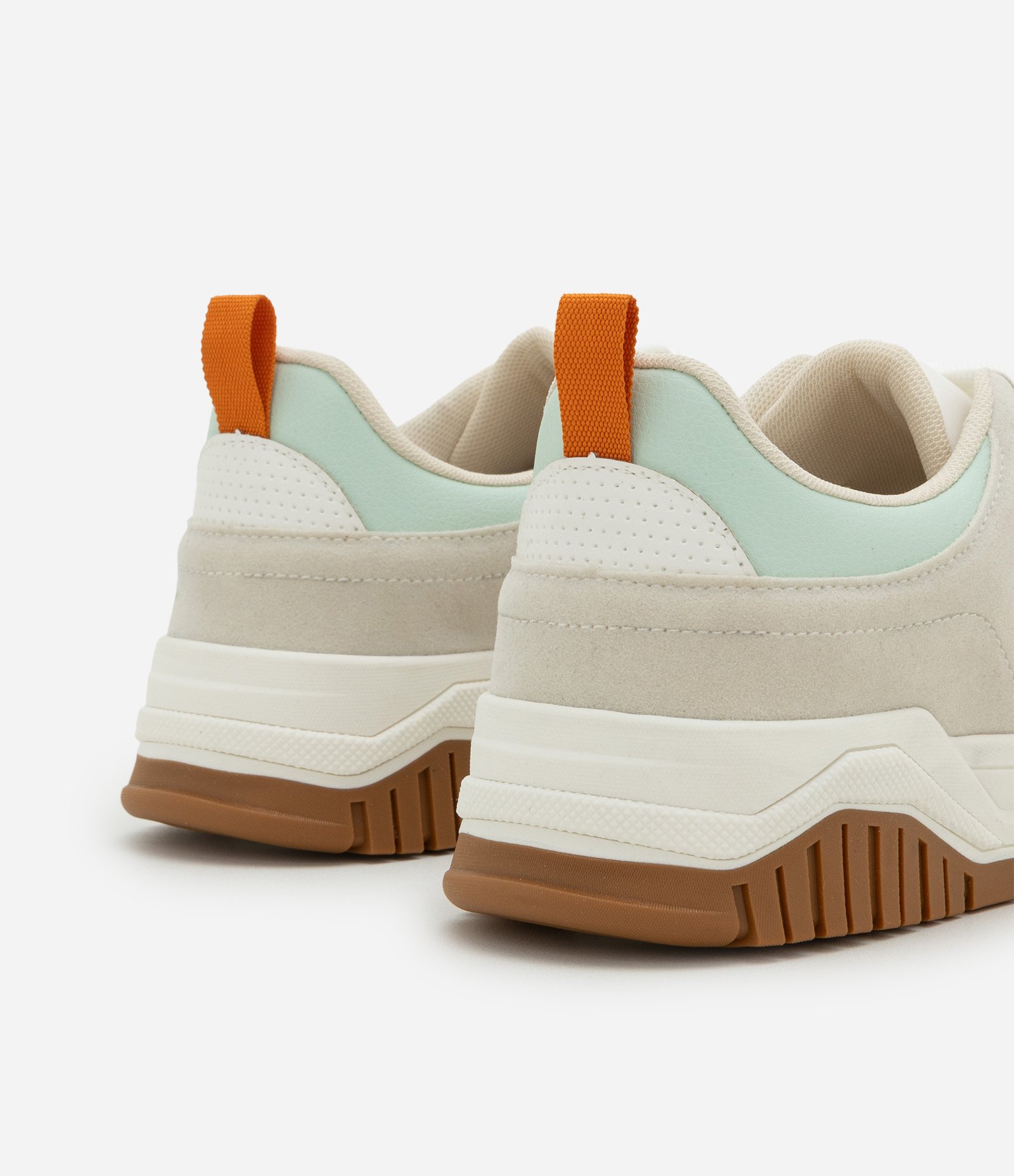 Tênis Casual com Detalhes Contrastantes Off White 3