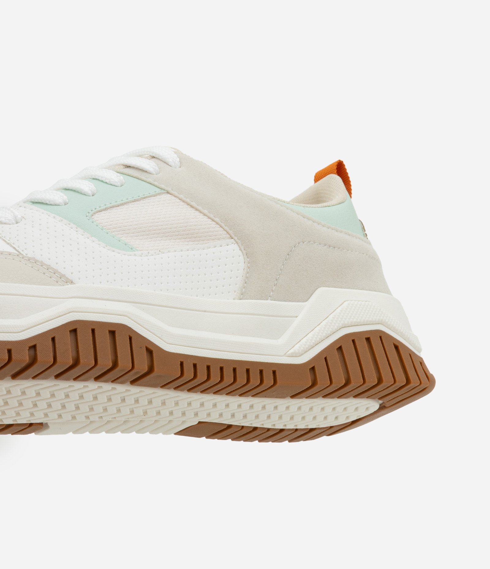 Tênis Casual com Detalhes Contrastantes Off White 4