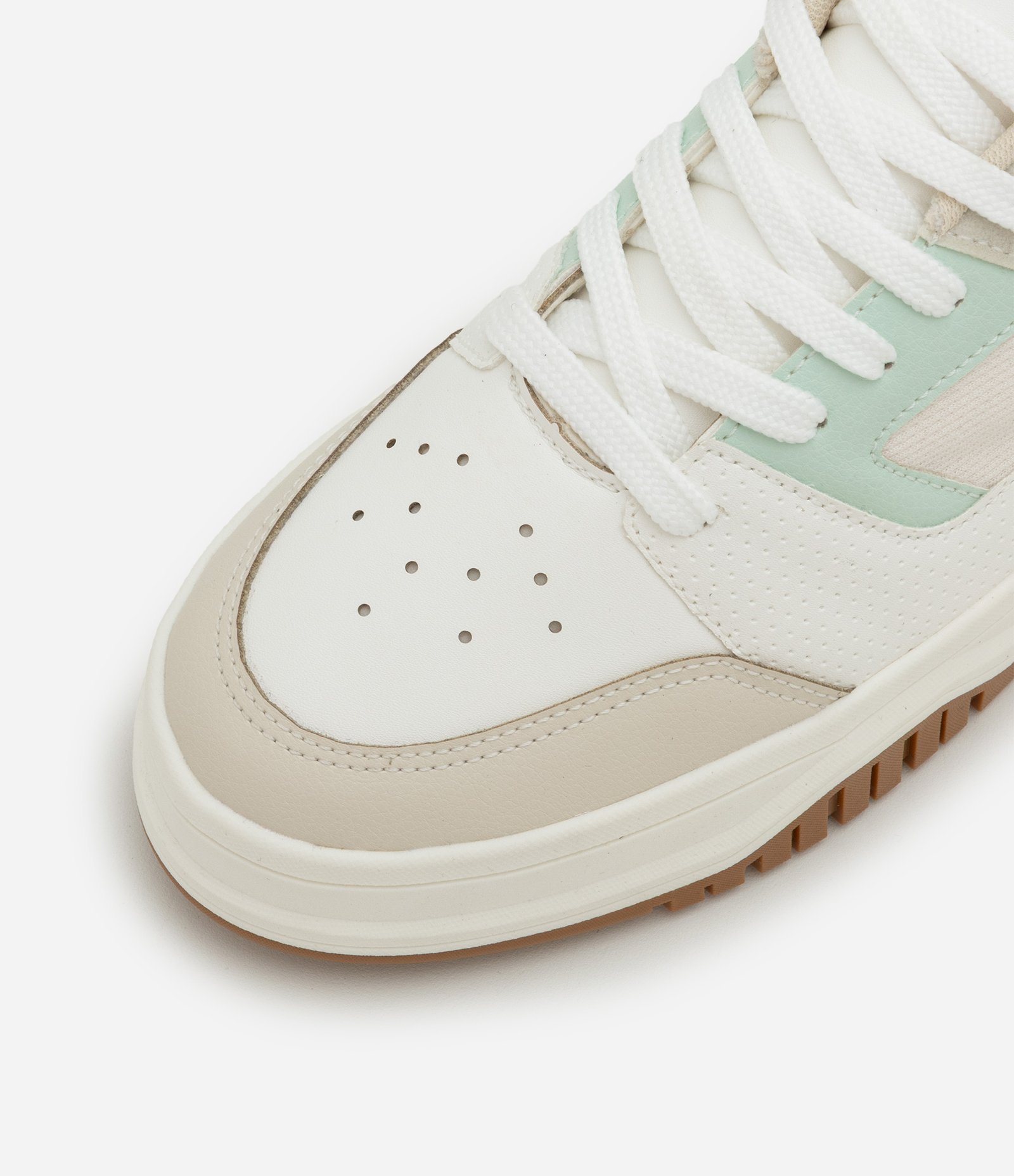 Tênis Casual com Detalhes Contrastantes Off White 5