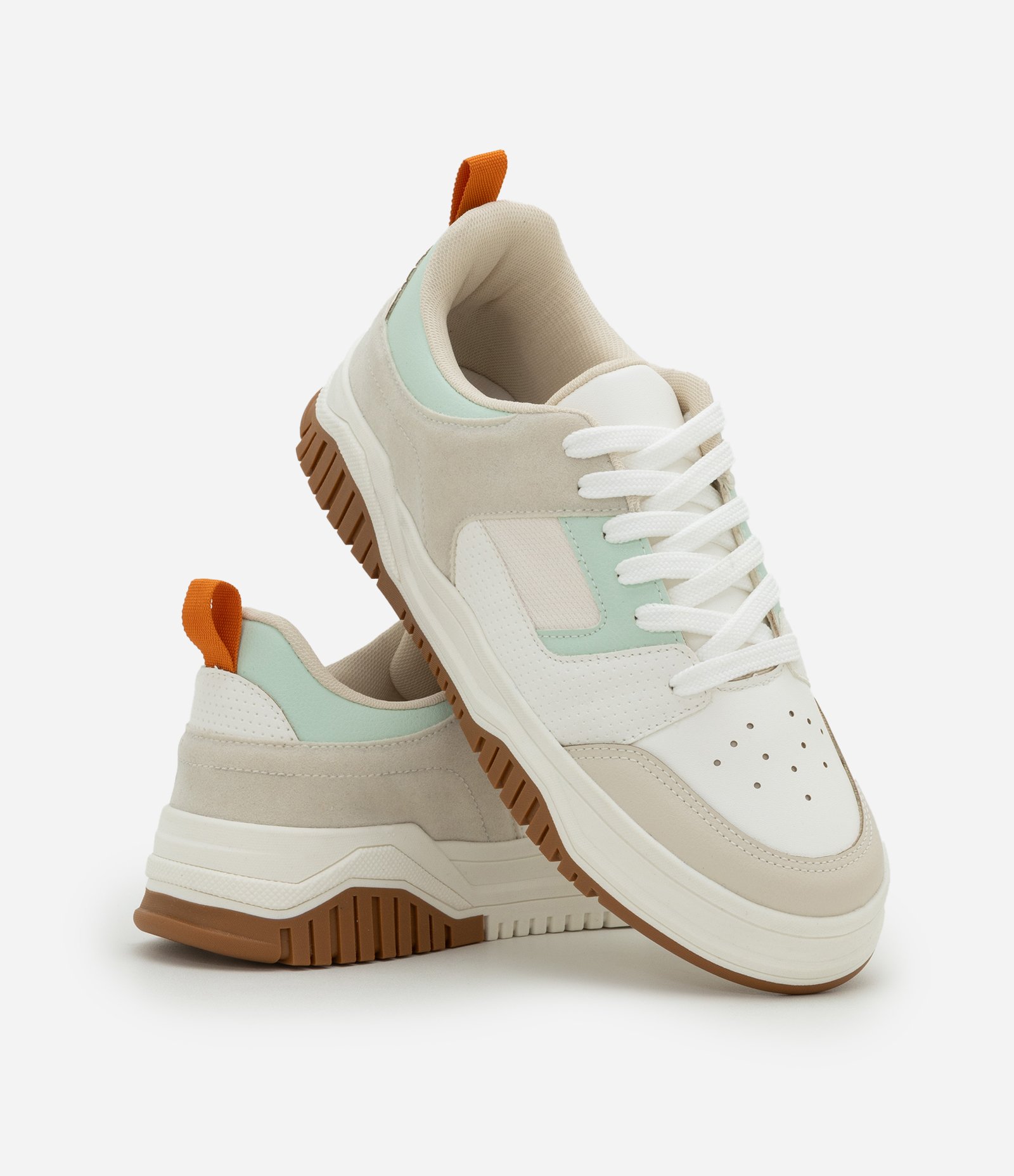 Tênis Casual com Detalhes Contrastantes Off White 6