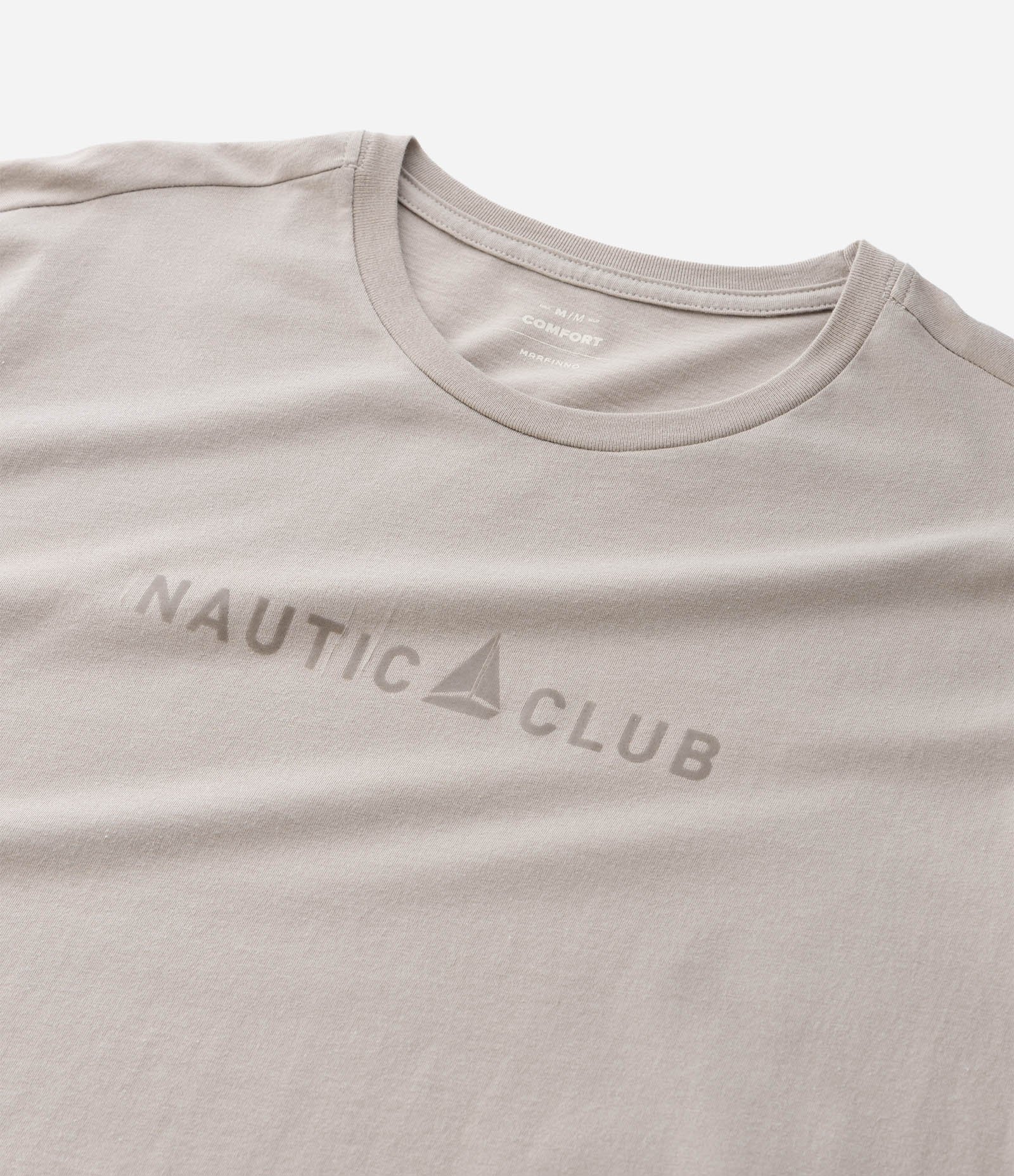 Camiseta Comfort em Algodão com Estampa Localizada Nautic Club Cinza Claro 7