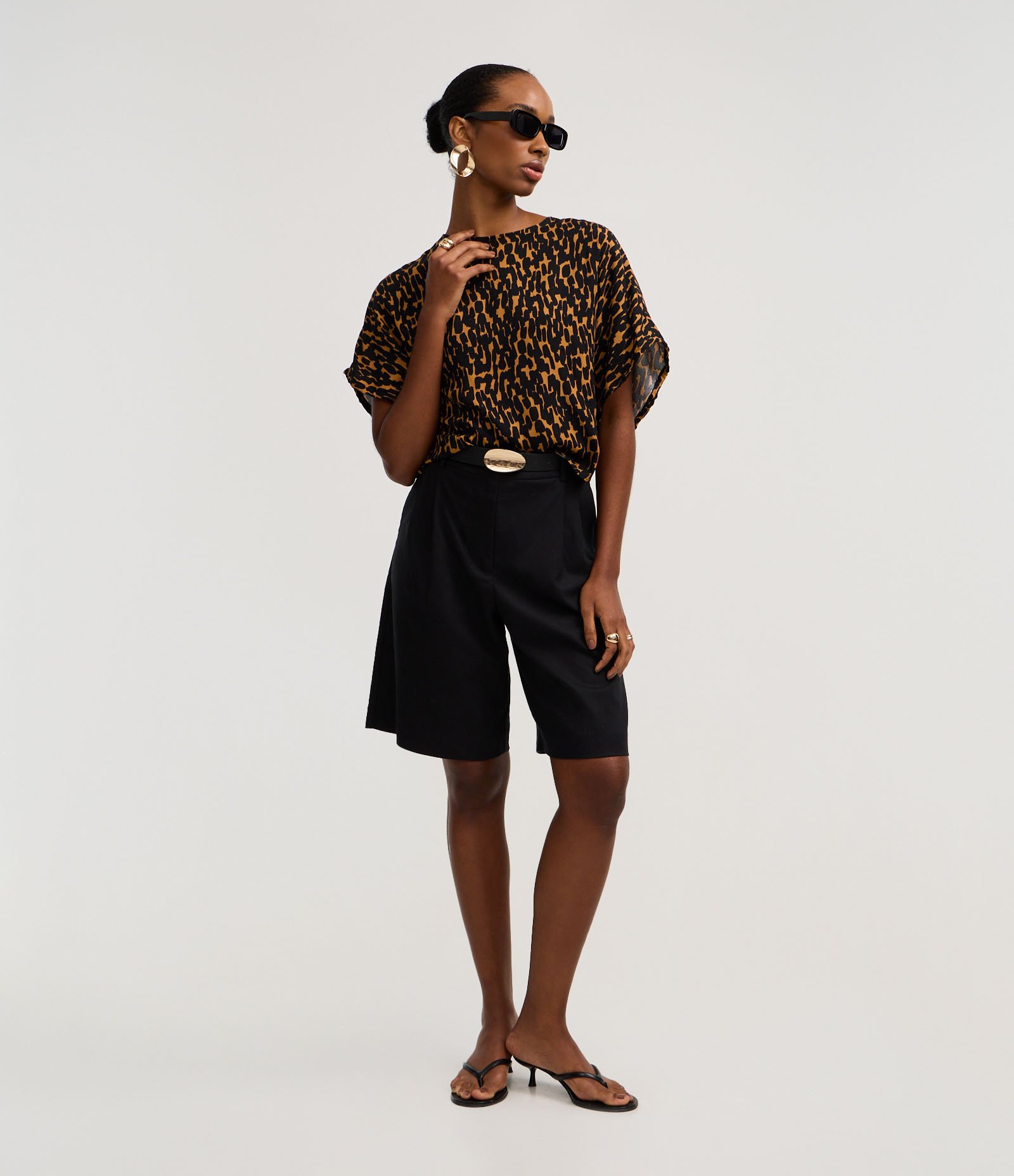 Blusa em Chiffon com Manga Ampla e Estampa Onça Laranja/Preto 2