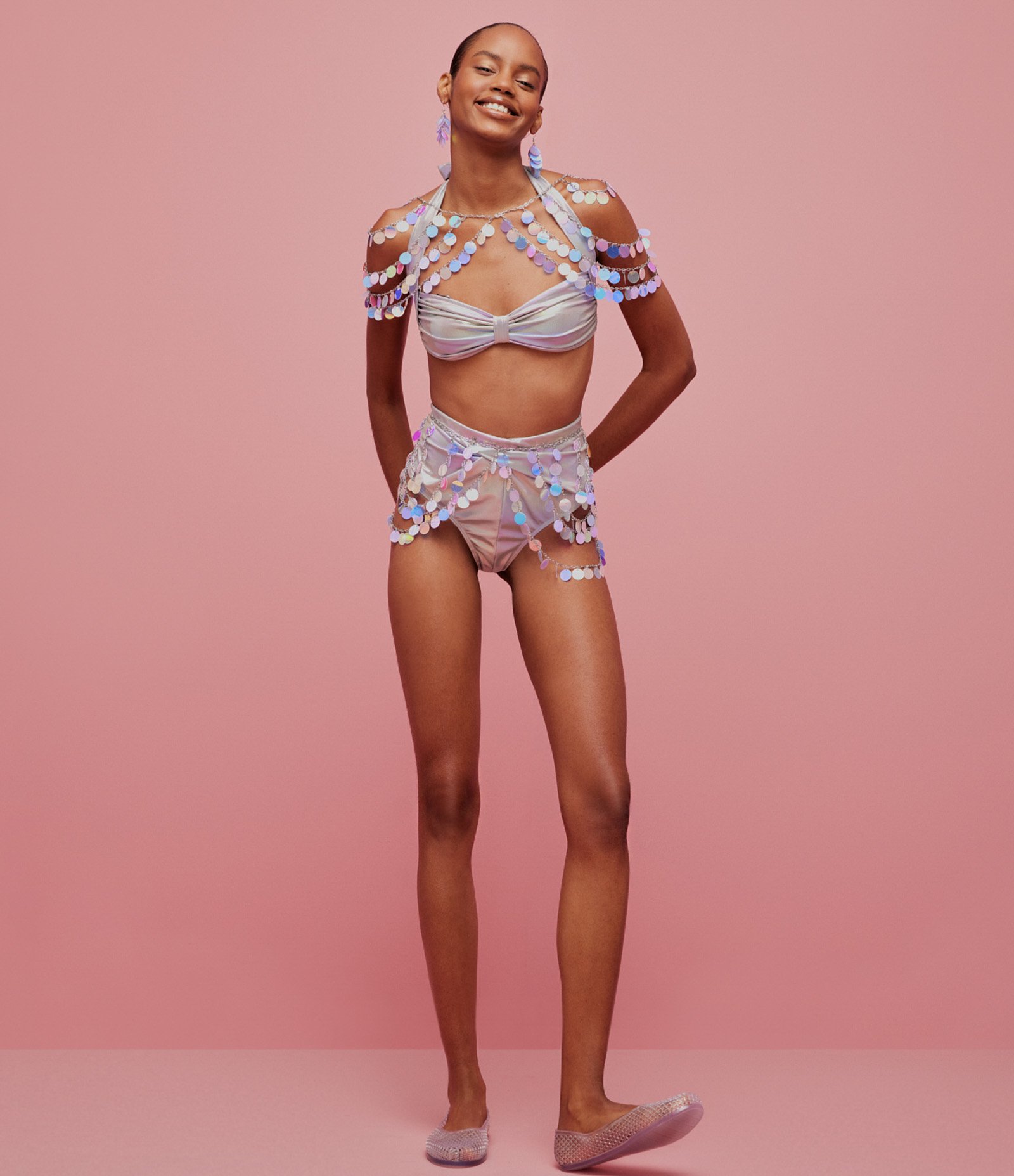 Top em Efeito Metalizado com Torção no Busto e Amarração nas Costas Prata 2