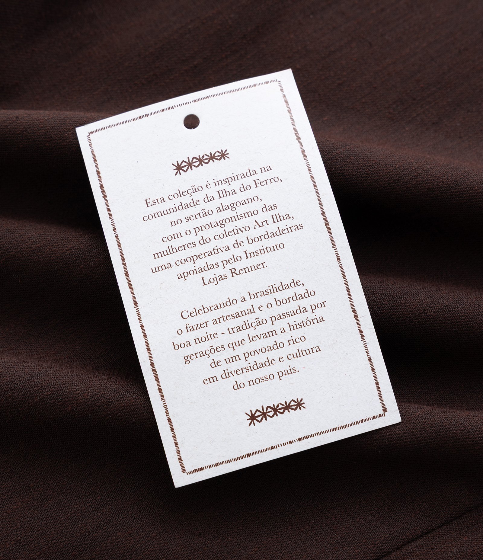 Calça em Viscolinho com Detalhes Contrastantes no Bolso Marrom 13