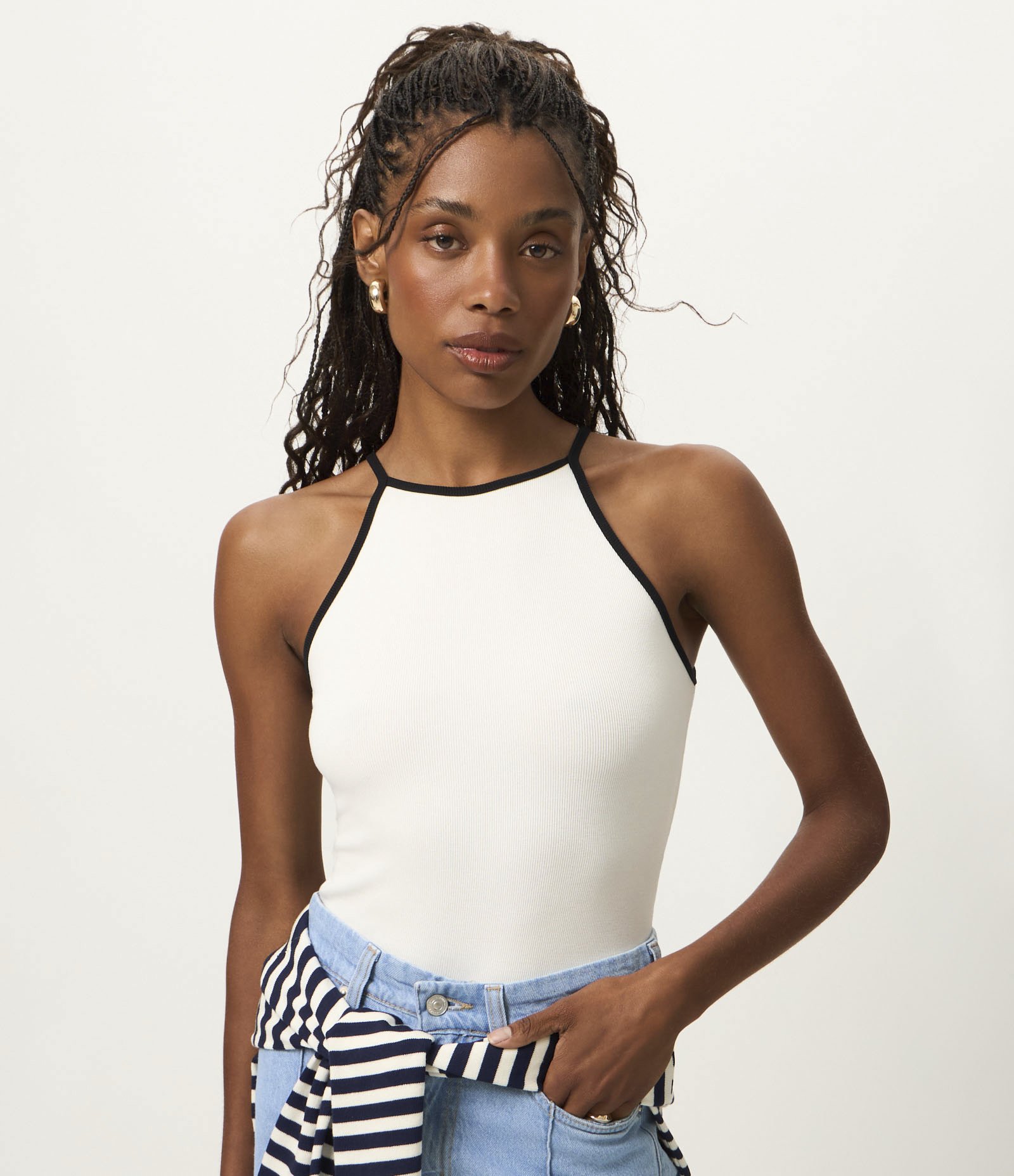 Body em Ribana com Decote Alto e Viés Contrastante Branco 1