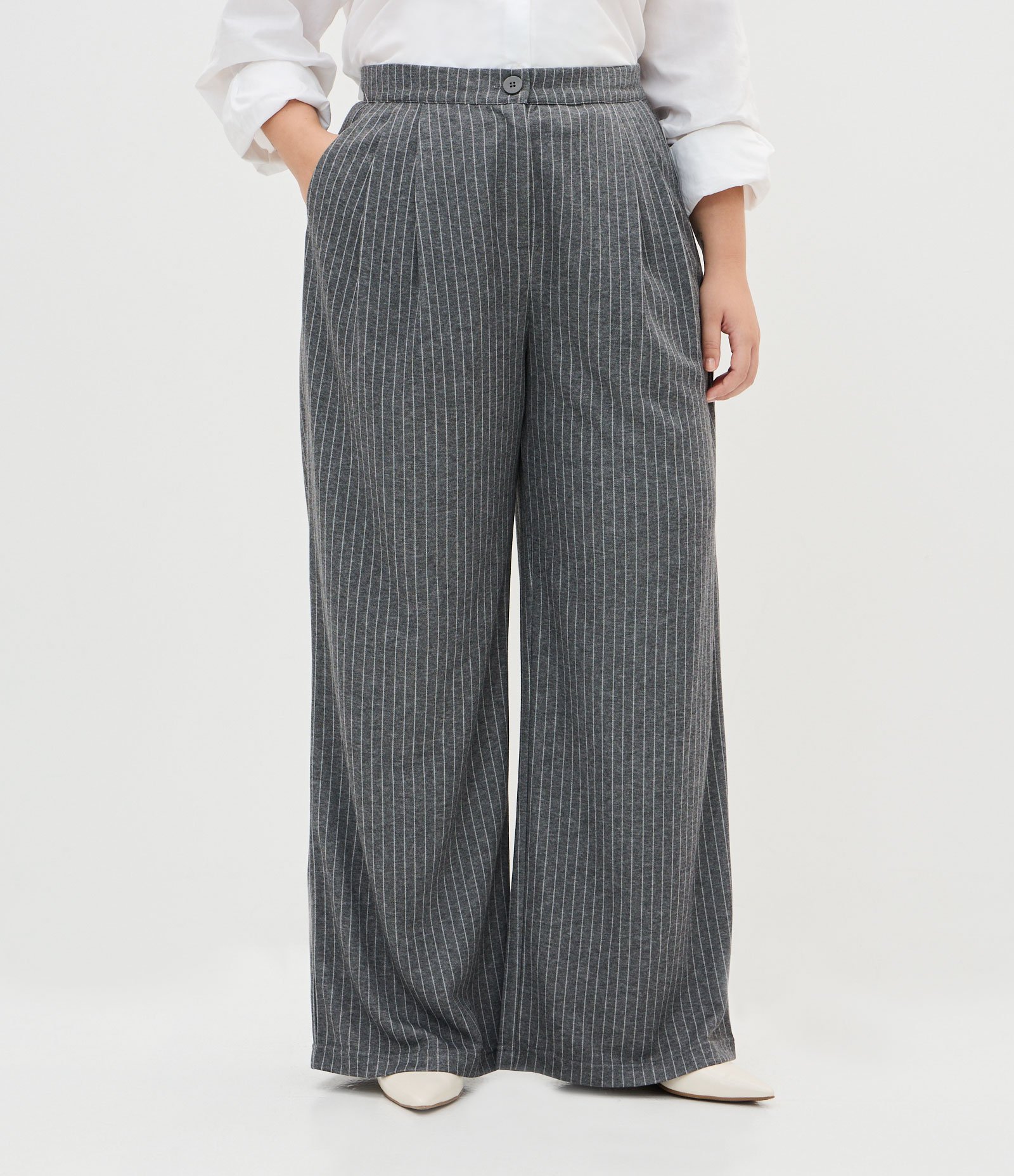 Calça Wide Leg em Moletom com Risca de Giz Curve & Plus Size Cinza 2