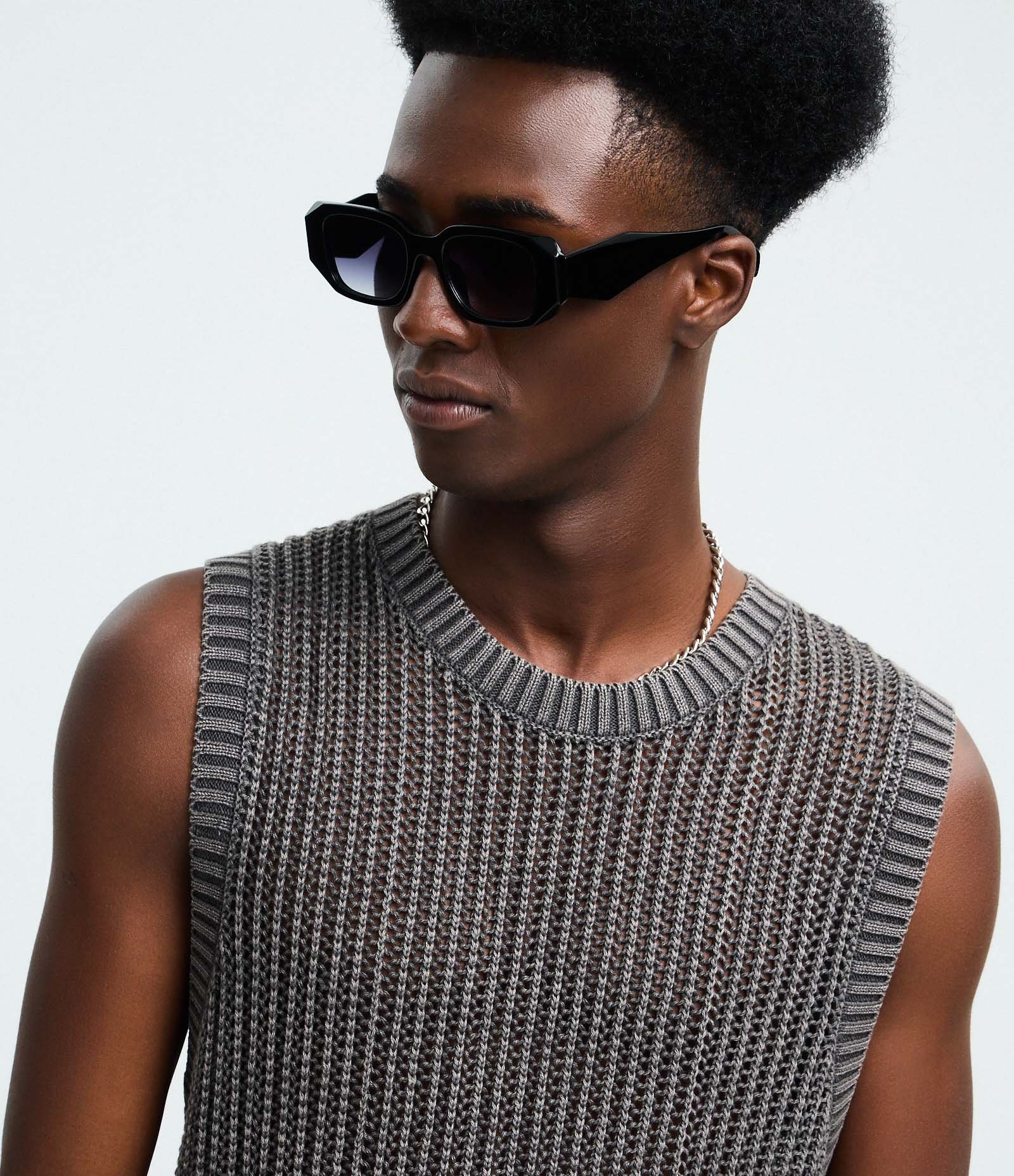 Regata Regular em Estilo Tricô Ponto Aberto Preto 4