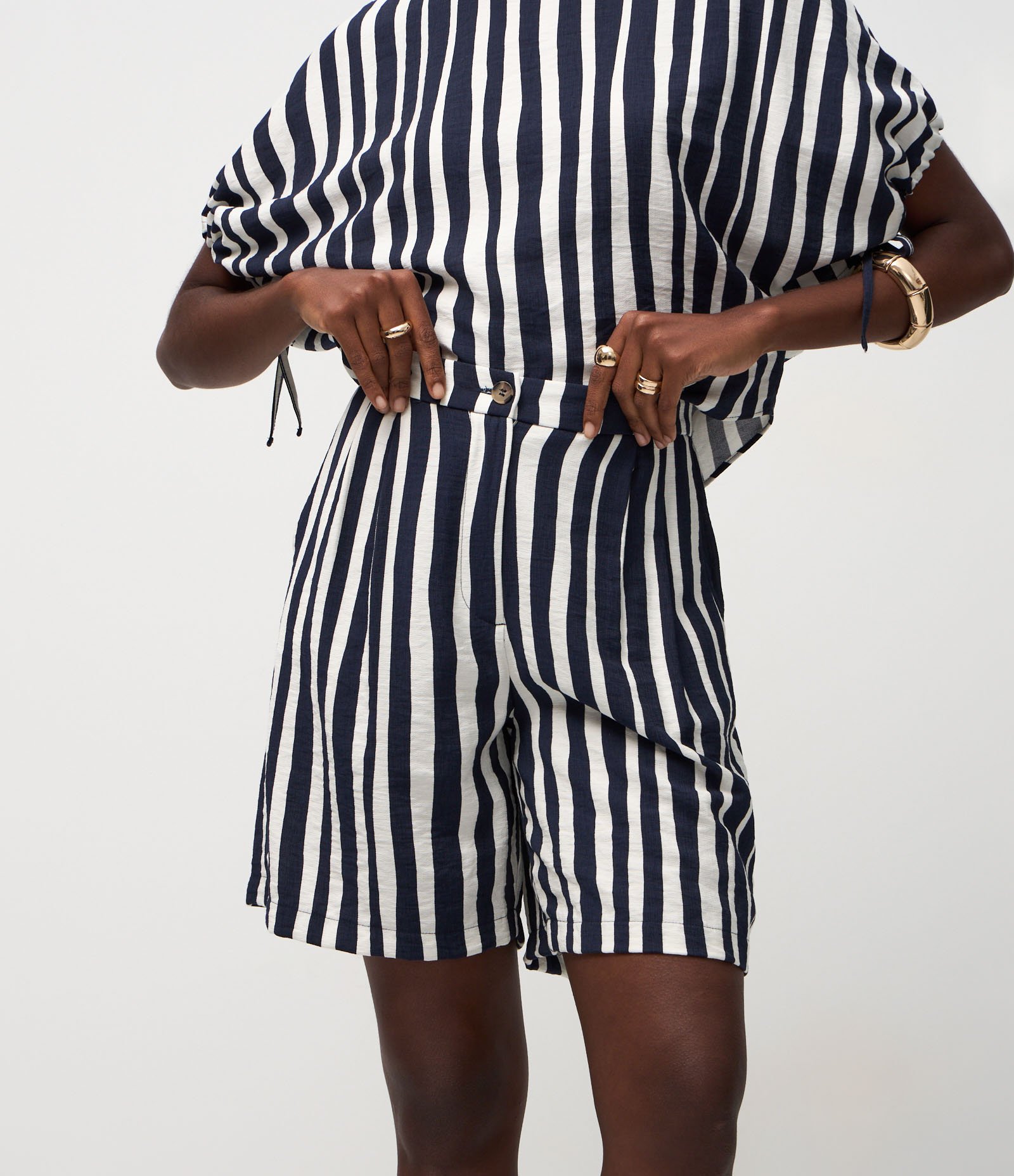 Short Maquinetado com Estampa de Listras e Cós Elástico Branco/Azul 3