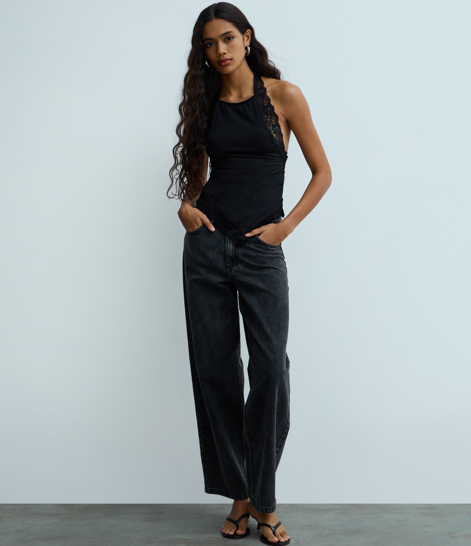 Blusa Frente Única com Renda e Texturizada Preto 2