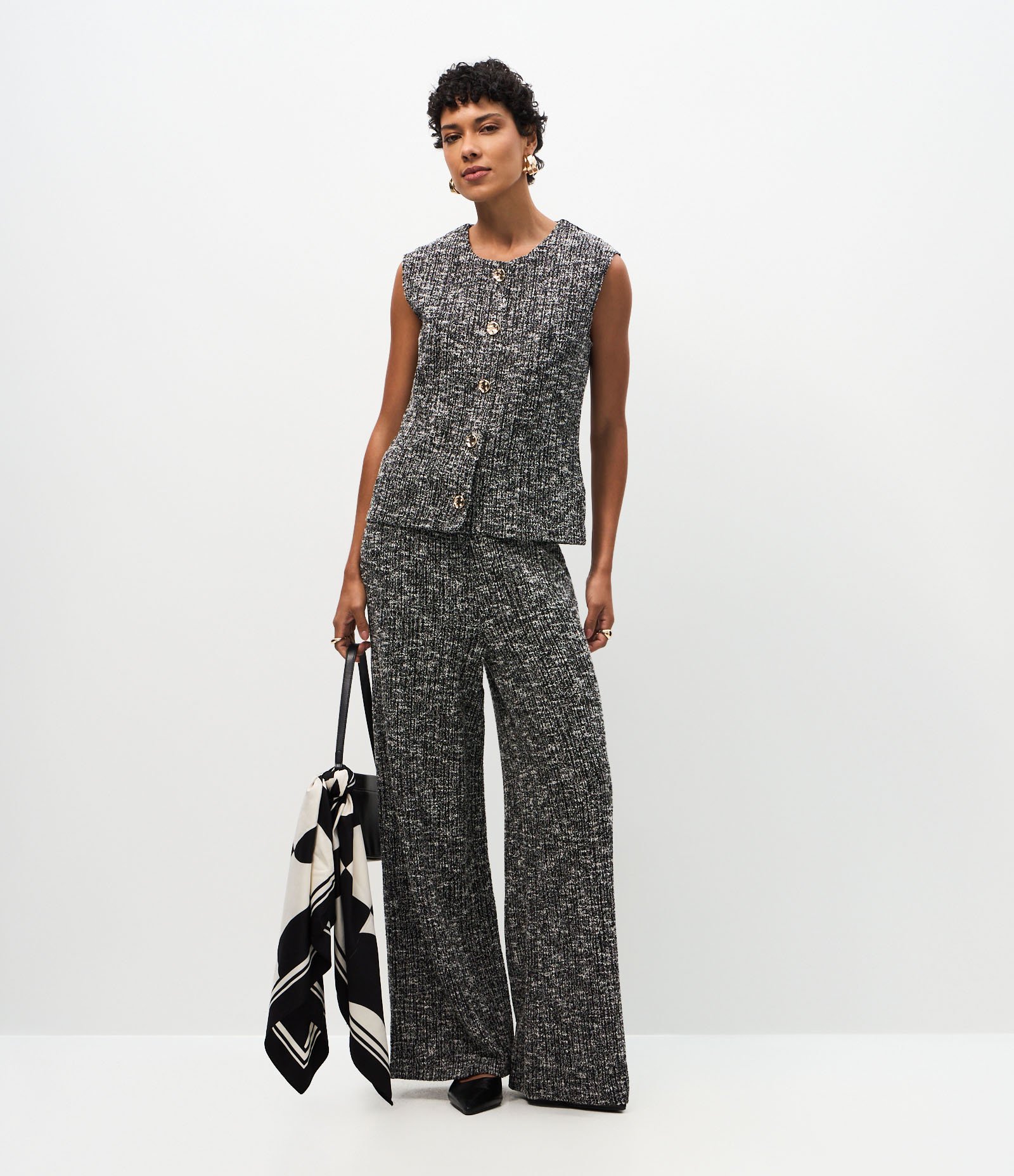 Colete Regular em Tweed com Textura Mesclada Preto 2