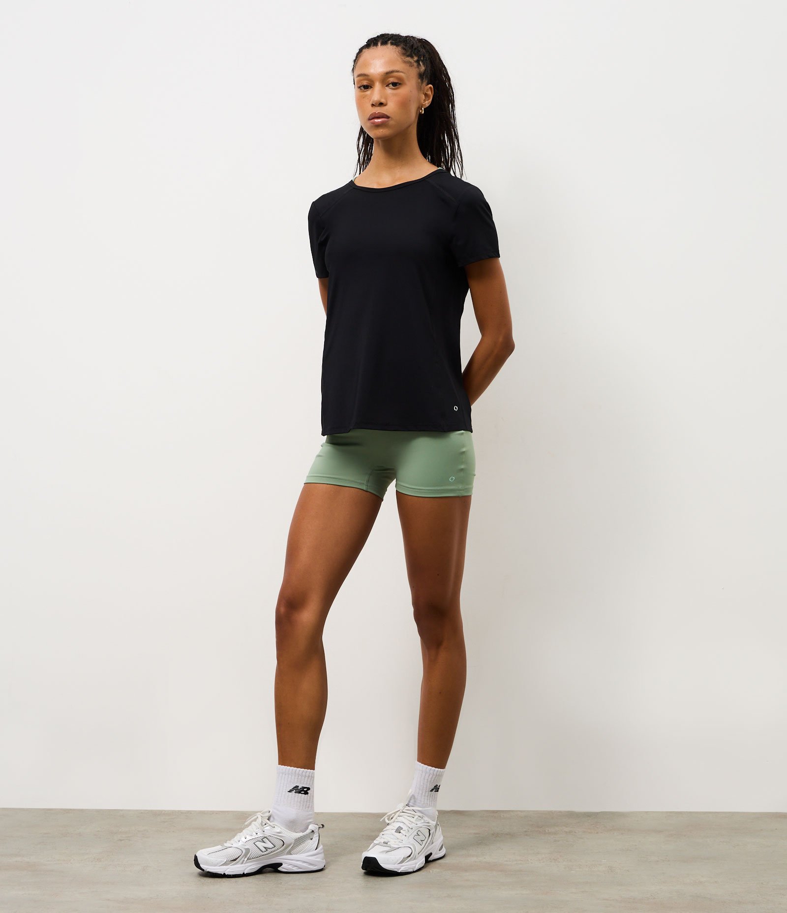 Camiseta em Microfibra com Decote nas Costas Preto 2