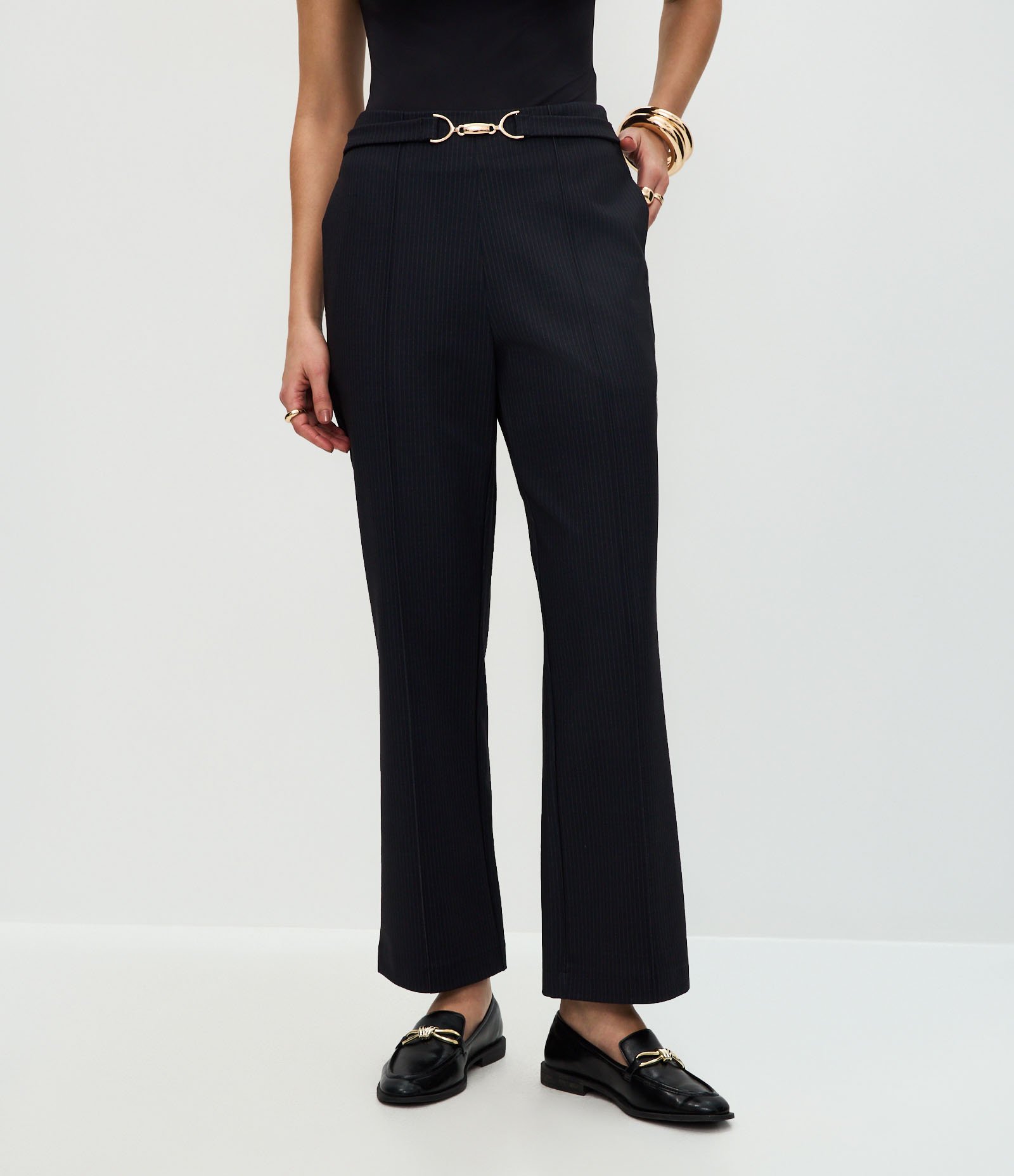 Calça Afunilada com Aviamento no Cós Azul 3