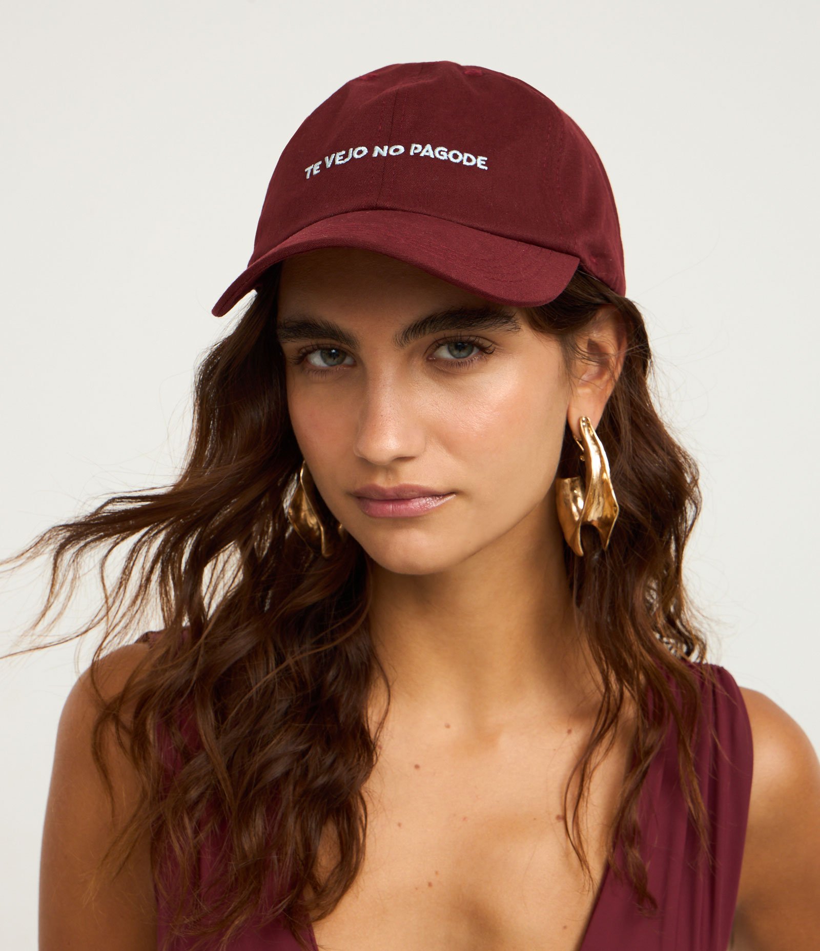 Boné Aba Curva em Sarja com Bordado Te Vejo no Pagode Vermelho 1