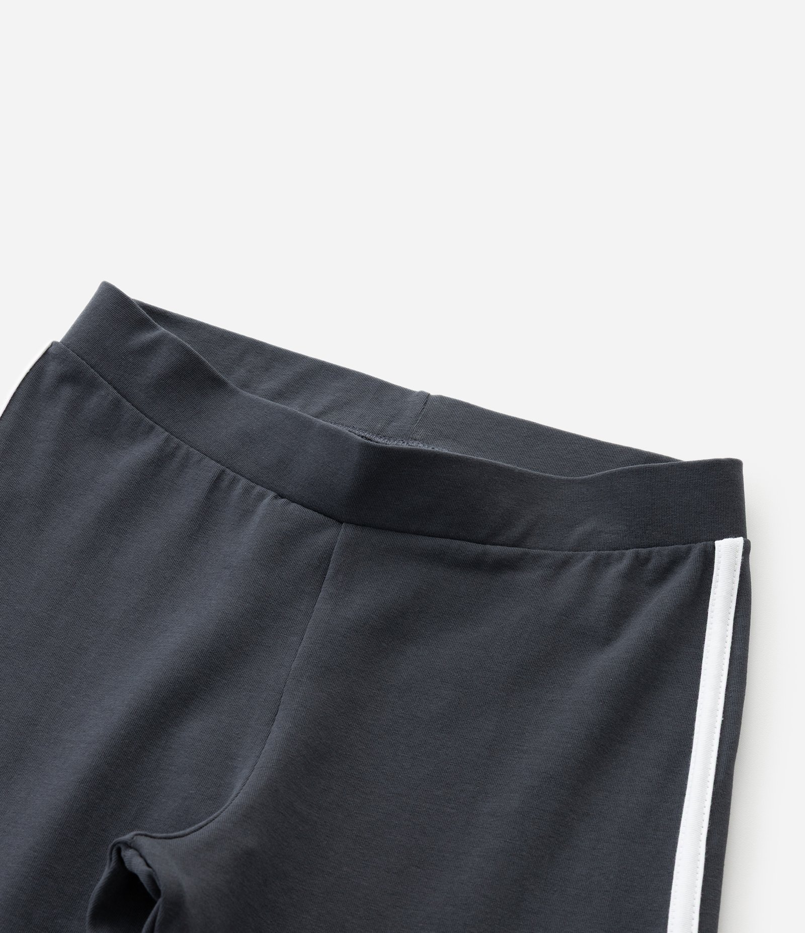 Calça Infantil Flare em Cotton com Listras Laterais – Tam 7 a 16 Anos Cinza Chumbo 5