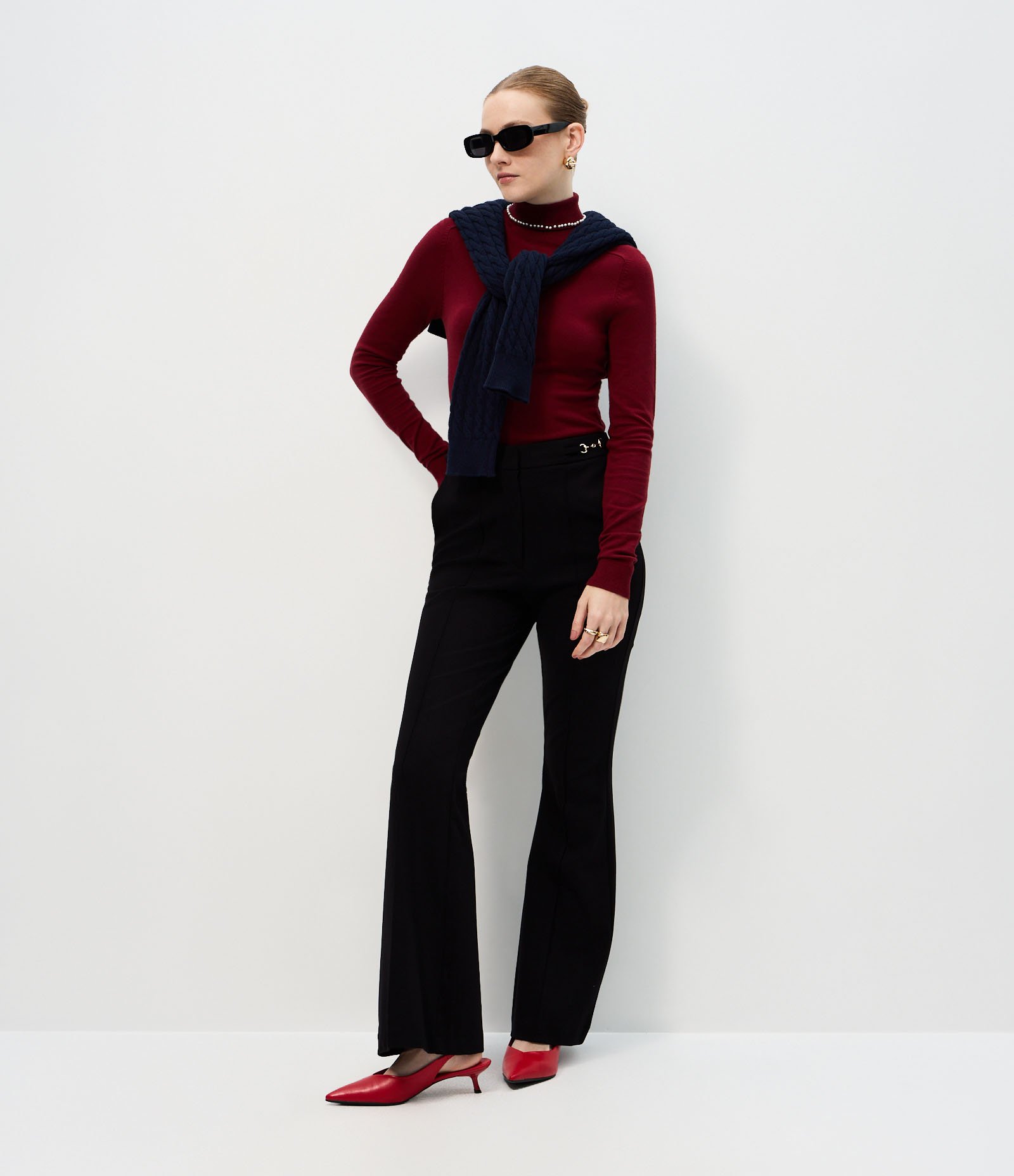 Blusa Regular em Tricô com Aplicação de Bolinhas na Gola Vermelho 2