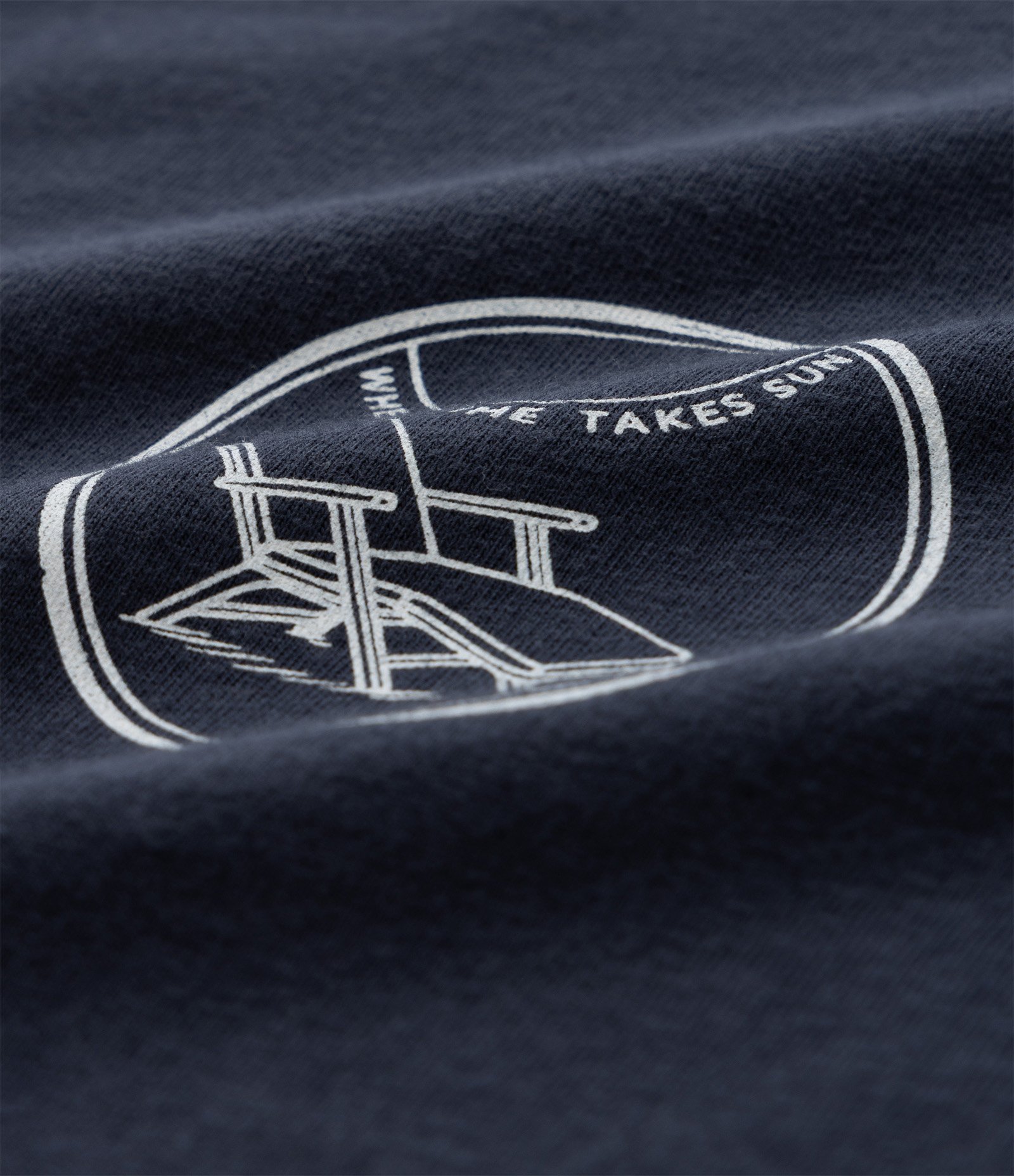 Camiseta em Algodão com Estampa Localizada Resort Club Cadeira de praia Azul 8