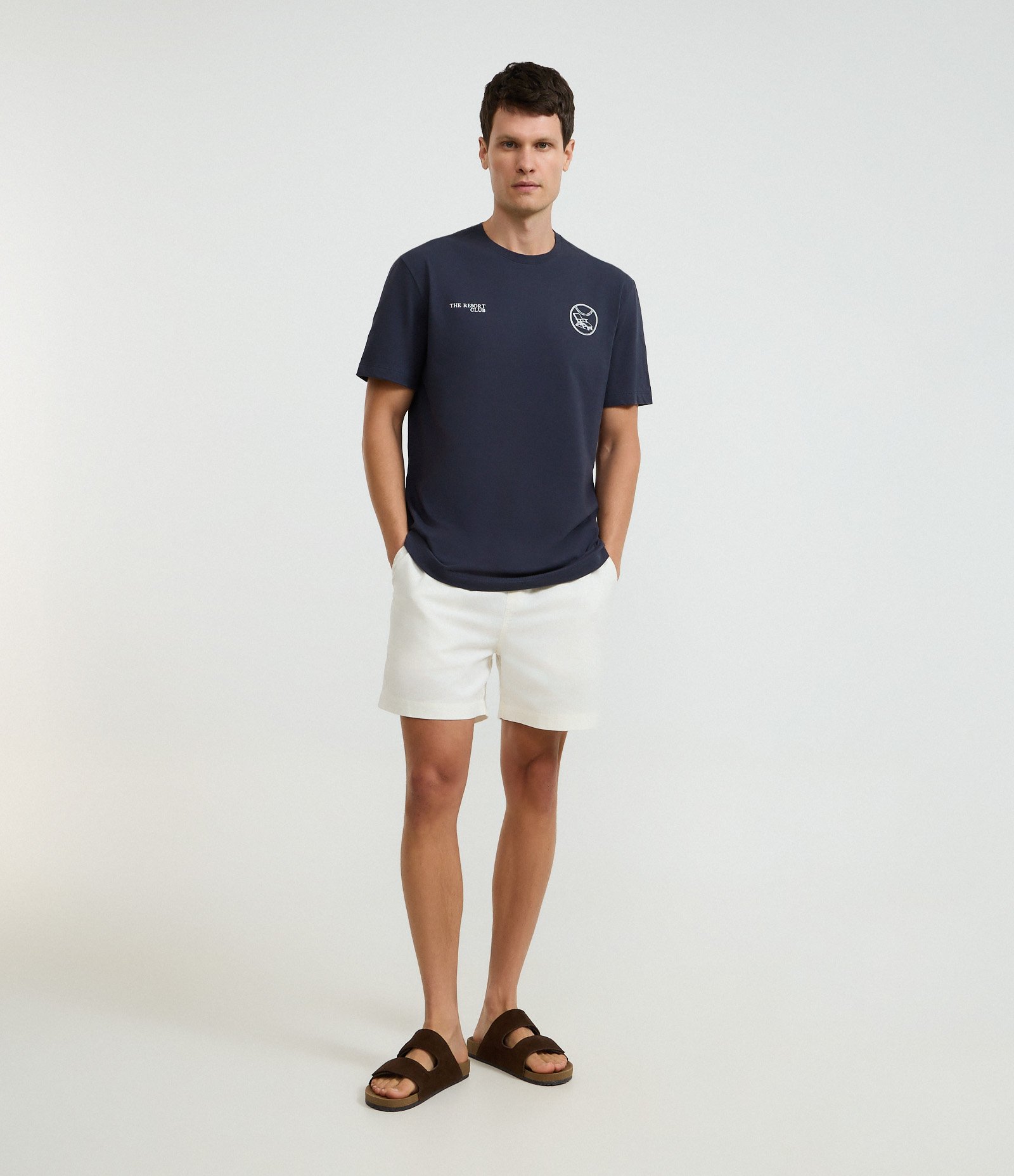 Camiseta em Algodão com Estampa Localizada Resort Club Cadeira de praia Azul 2