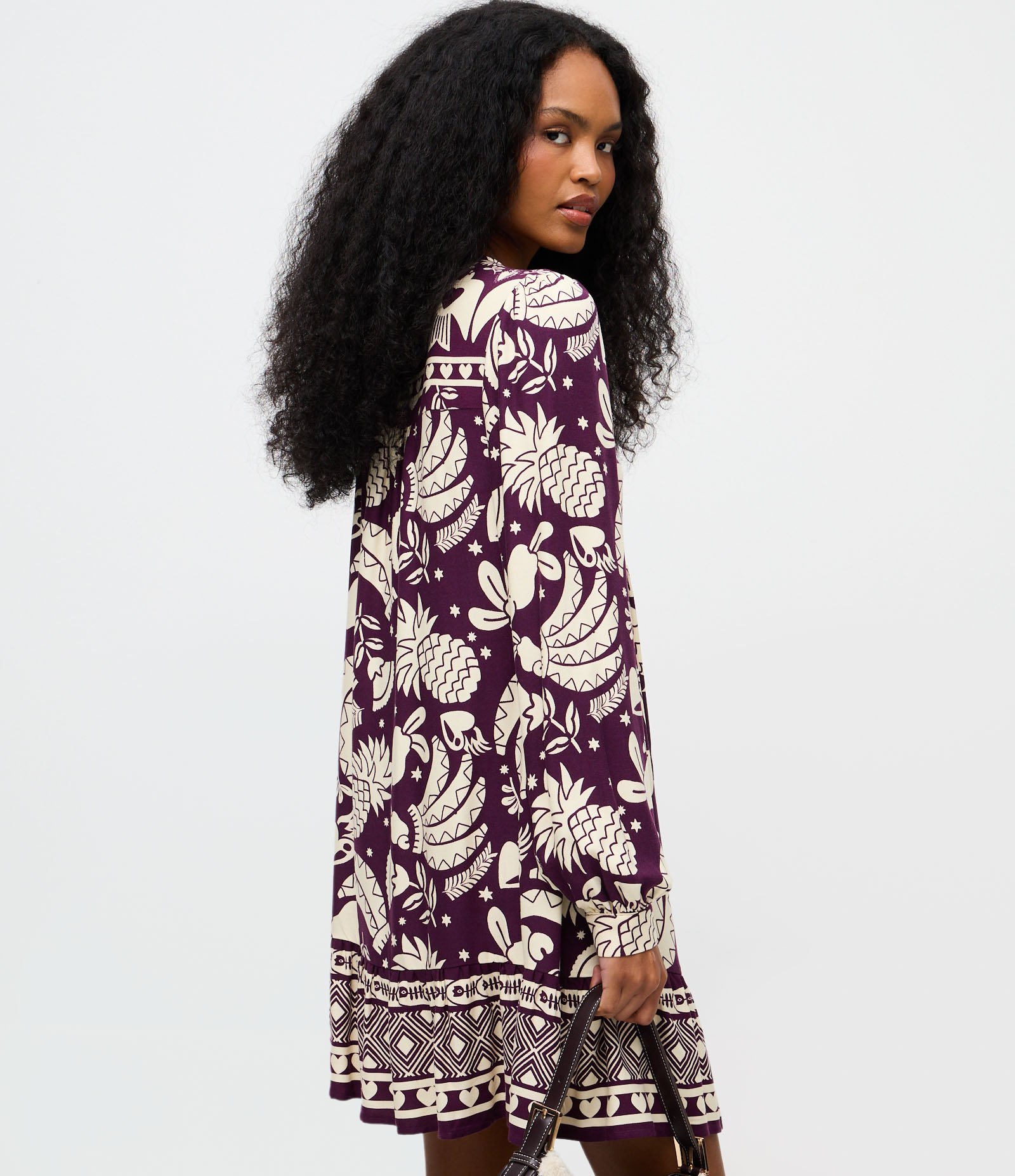 Vestido Evasê Curto em Viscose com Estampa Abstrata Roxo 4