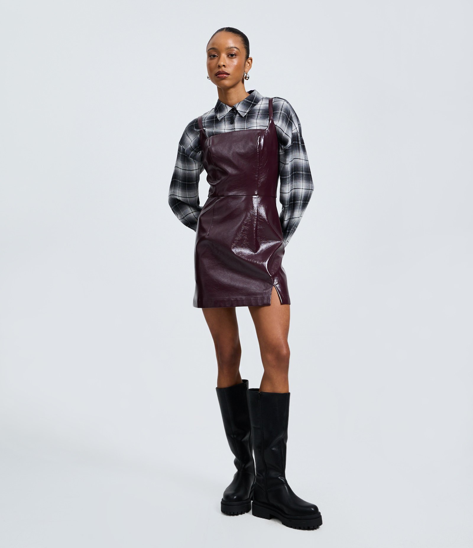 Vestido Curto em Pu com Efeito Vinílico Vinho 1