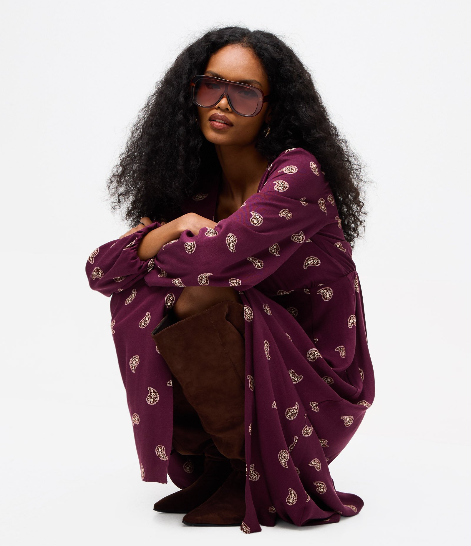 Vestido Midi Longo Estampa Paisley com Decote V Vermelho 1