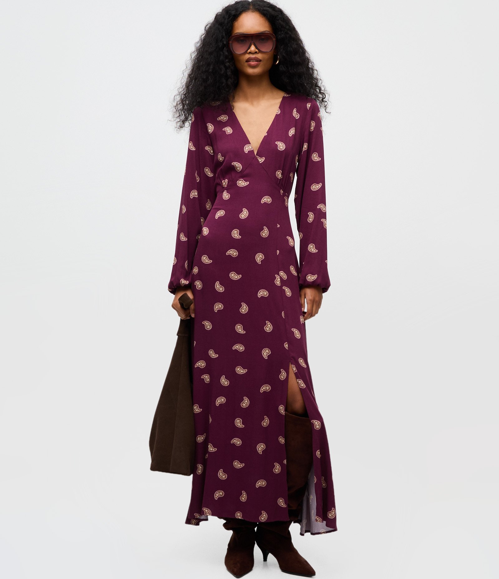 Vestido Midi Longo Estampa Paisley com Decote V Vermelho 2