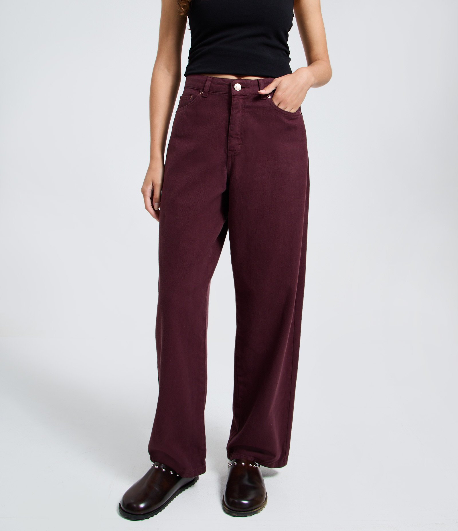 Calça Baggy em Sarja com Bolsos Vinho 2