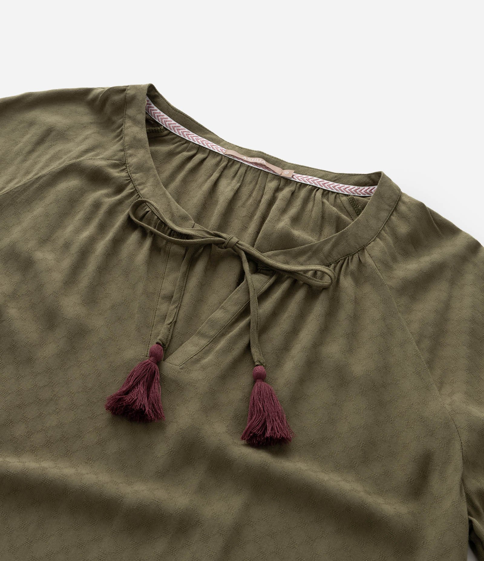 Bata Alongada em Chalis com Tassel e Bordado Étnico Curve & Plus Size Verde 4