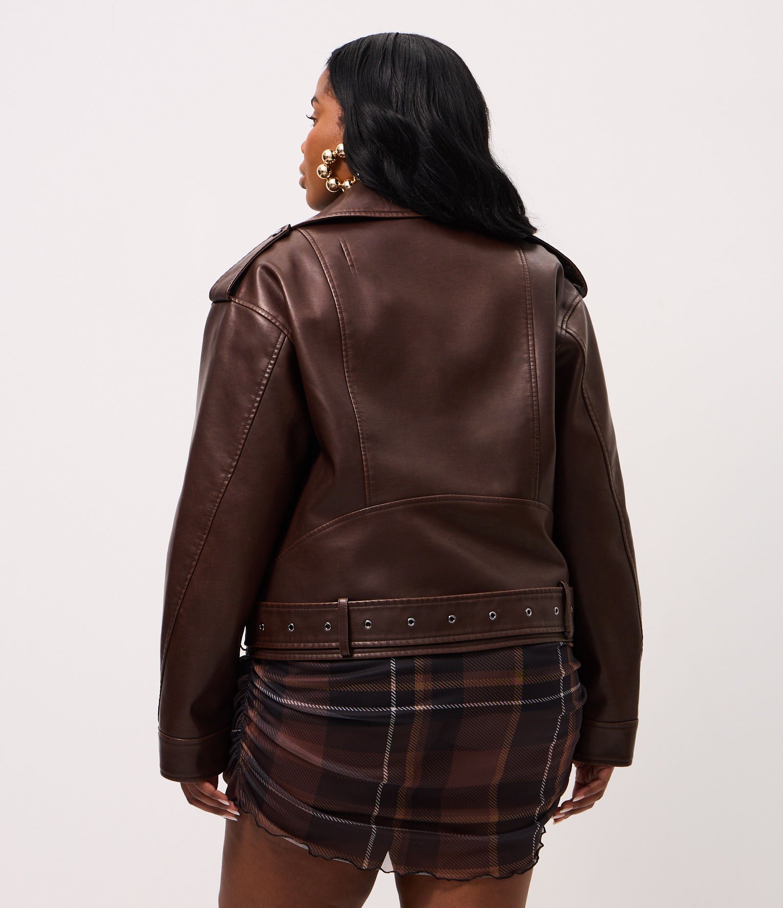 Jaqueta Biker em PU Lavado com Cinto Curve & Plus Size Marrom 4