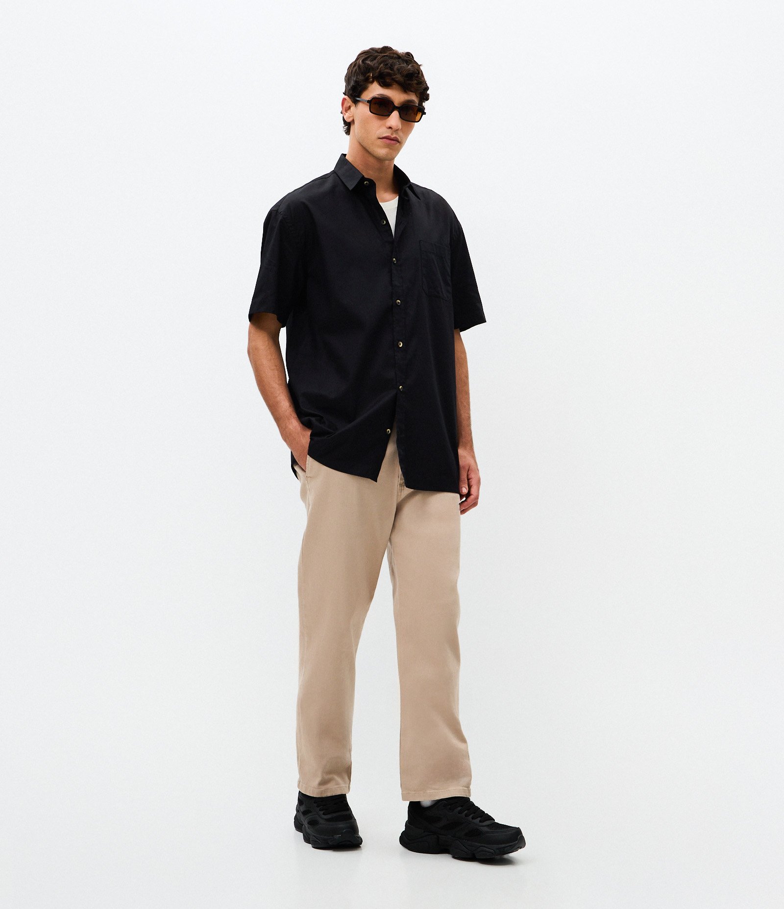 Camisa Relaxed em Algodão com Bolso Preto 2