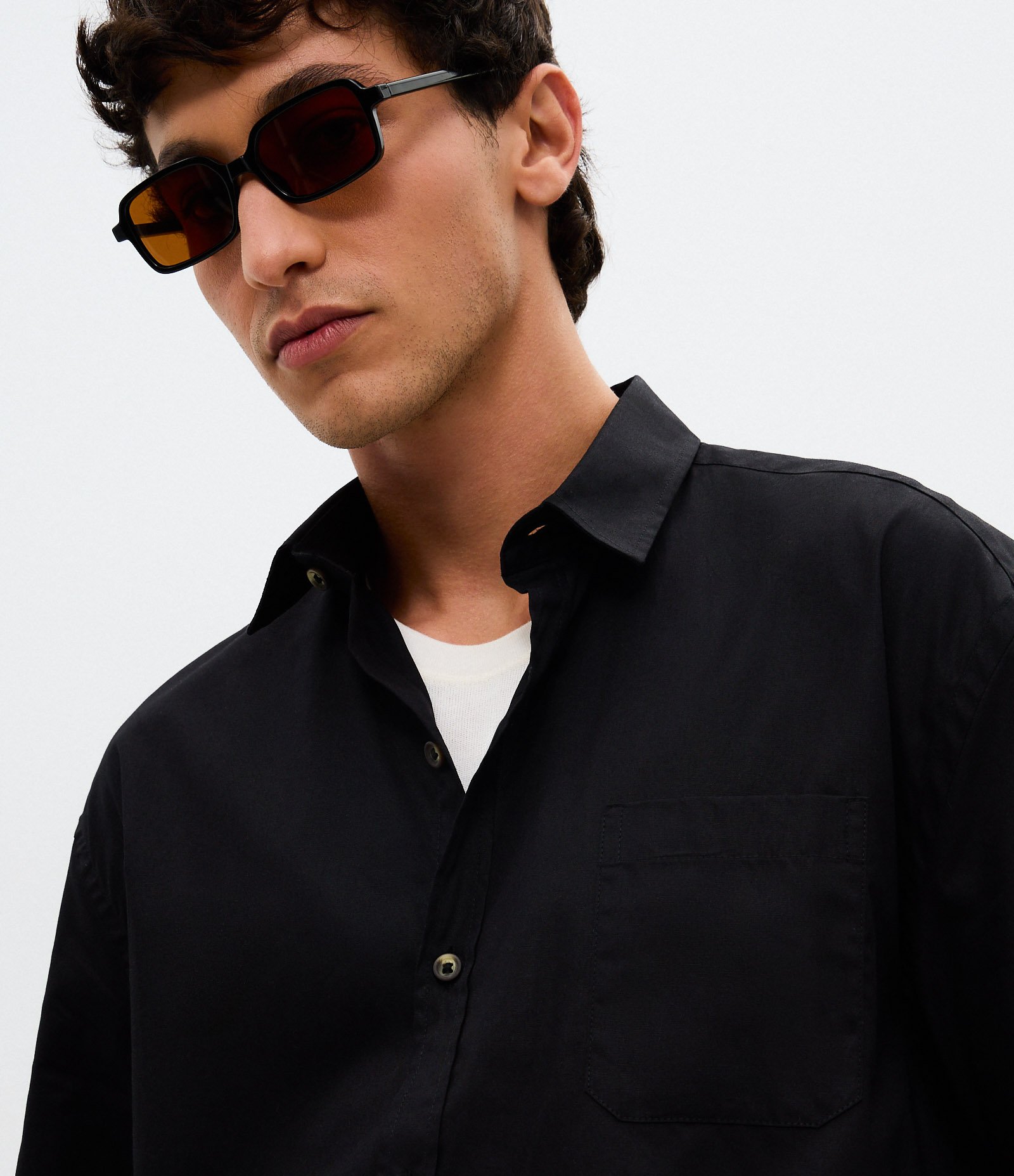 Camisa Relaxed em Algodão com Bolso Preto 3