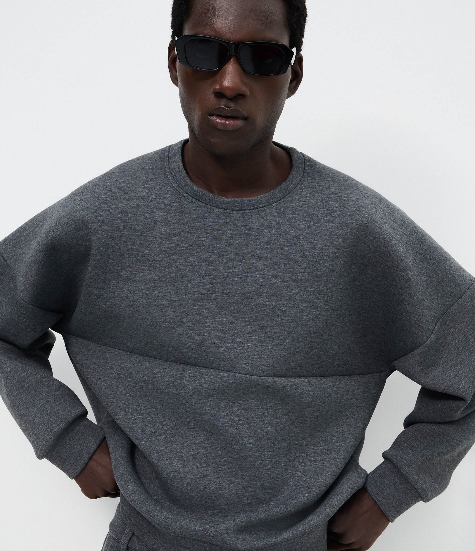 Blusão Masculino em Malha Pesada Scuba Oversized Gola Careca Cinza 5