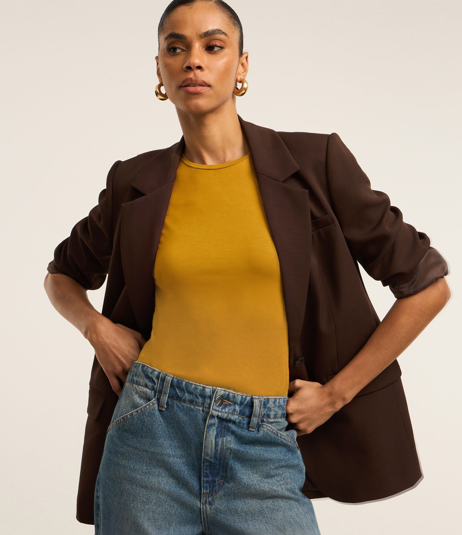 Blusa Básica em Viscose com Decote Redondo Amarelo 4