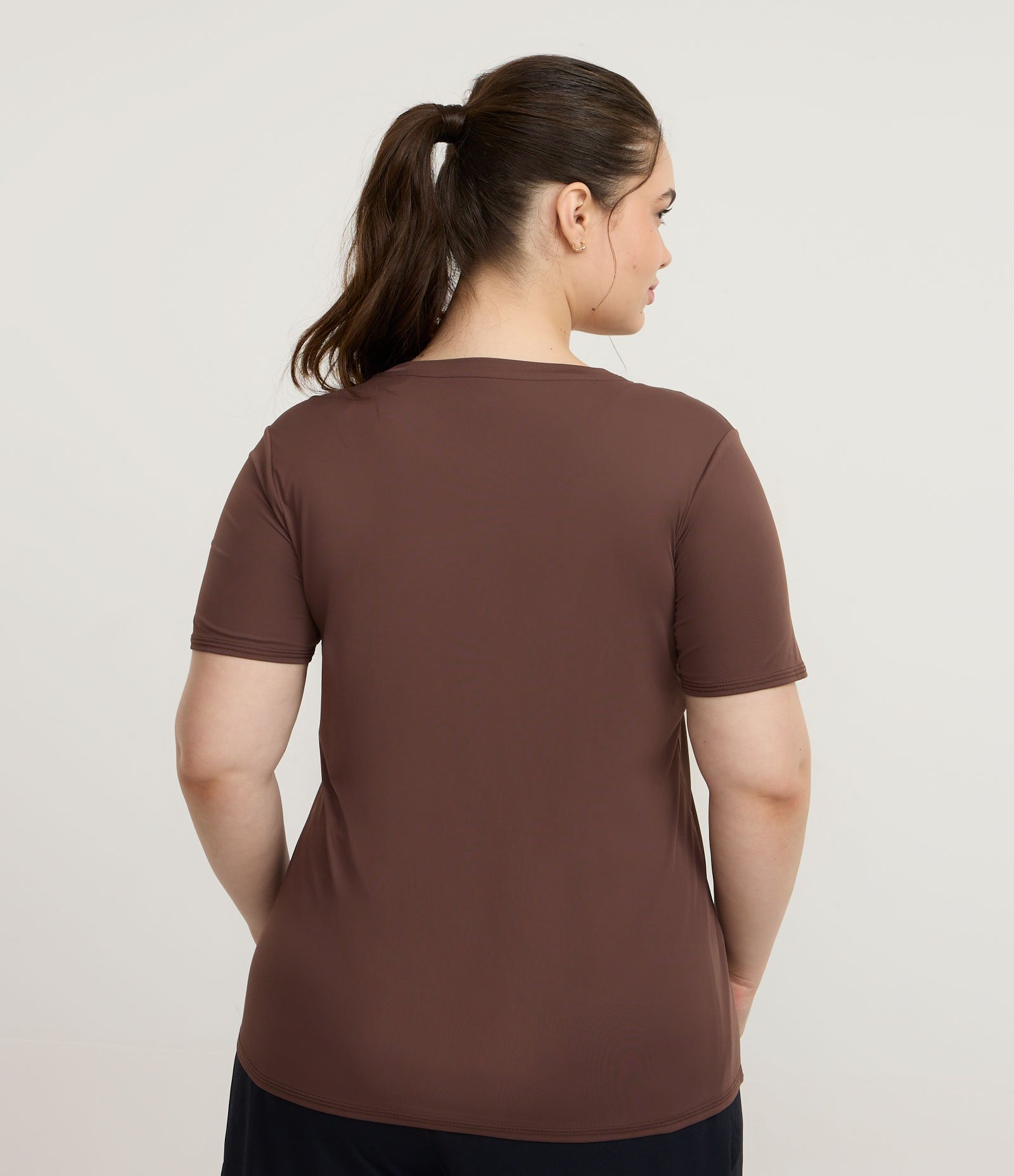 Camiseta Esportiva com Tecnologia Dry Curve & Plus Size Marrom Escuro 4