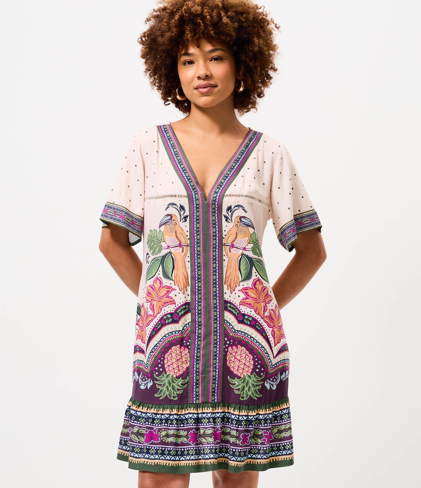 Vestido Curto em Viscose com Estampa Tropical e Manga Flare Off White 1