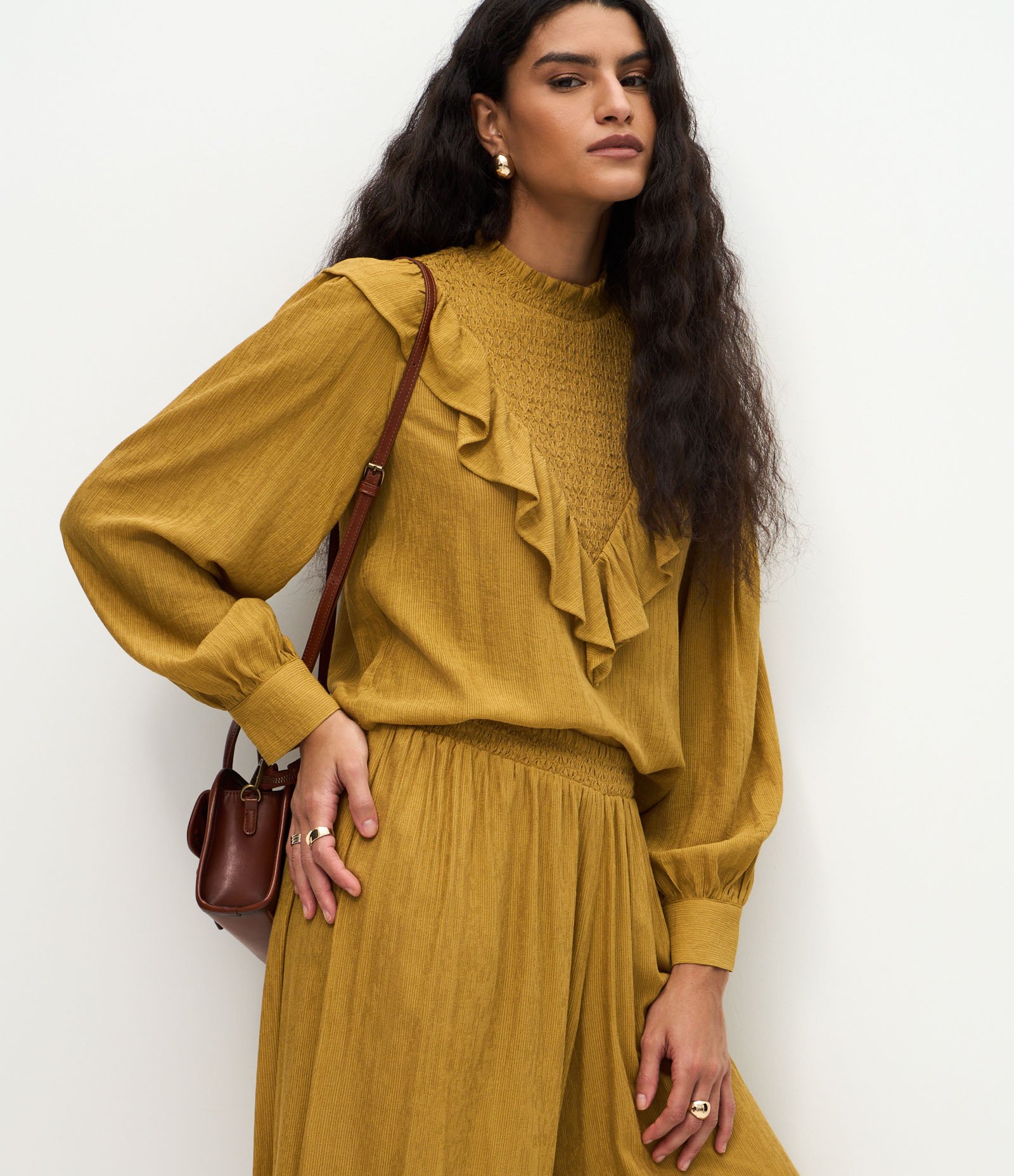 Blusa Feminina Manga Longa Gola Padre com Babados Amarelo 1