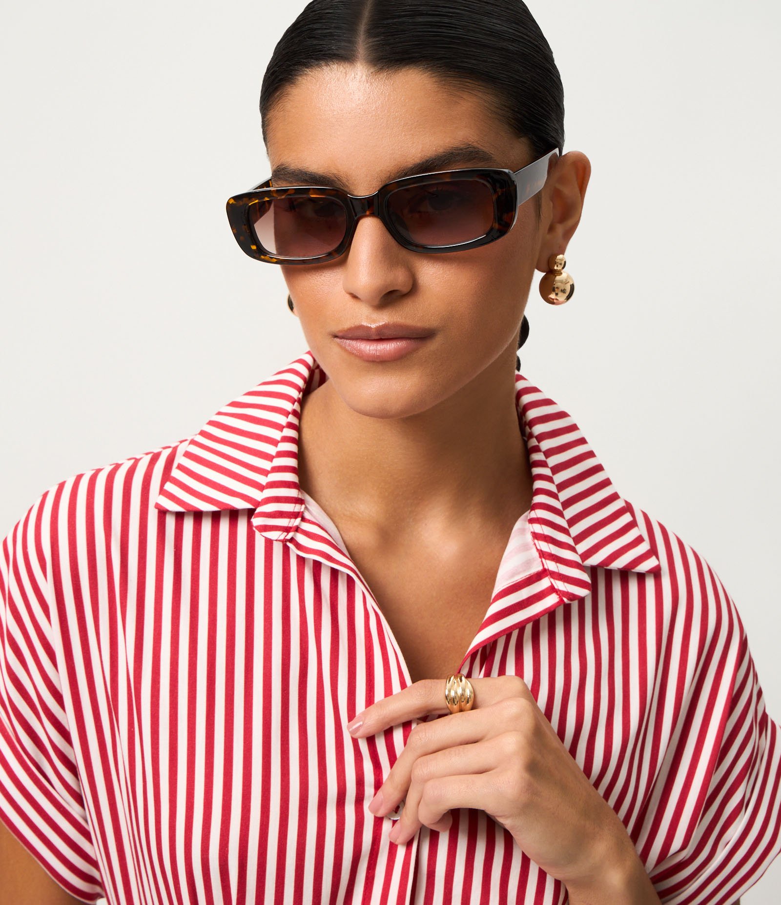 Vestido Chamise com Faixa na Cintura e Estampa Listrada Vermelho 3