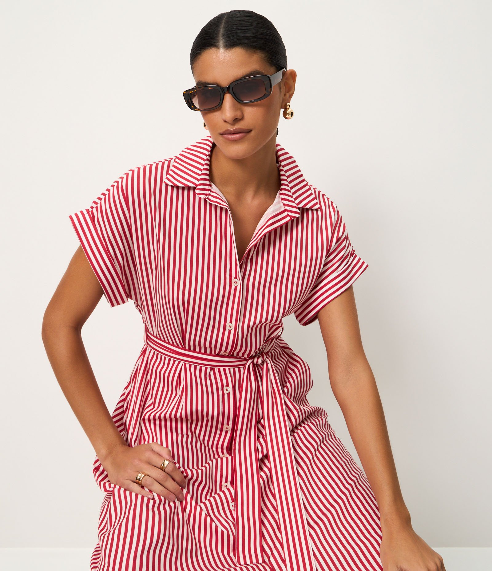 Vestido Chamise com Faixa na Cintura e Estampa Listrada Vermelho 5