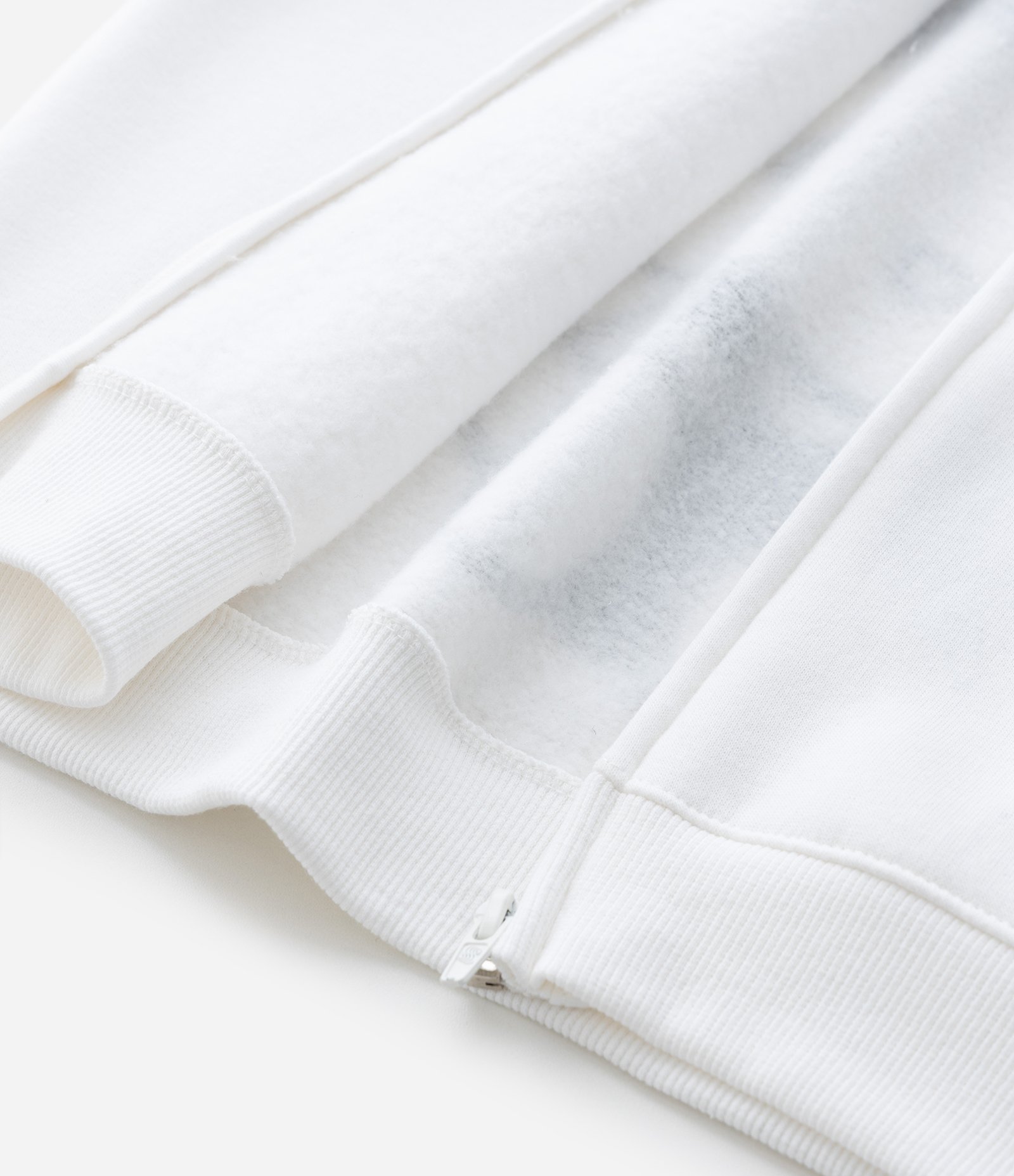 Jaqueta Infantil em Moletom com Estampa Hello Kitty – Tam 7 a 14 Anos Off White 5