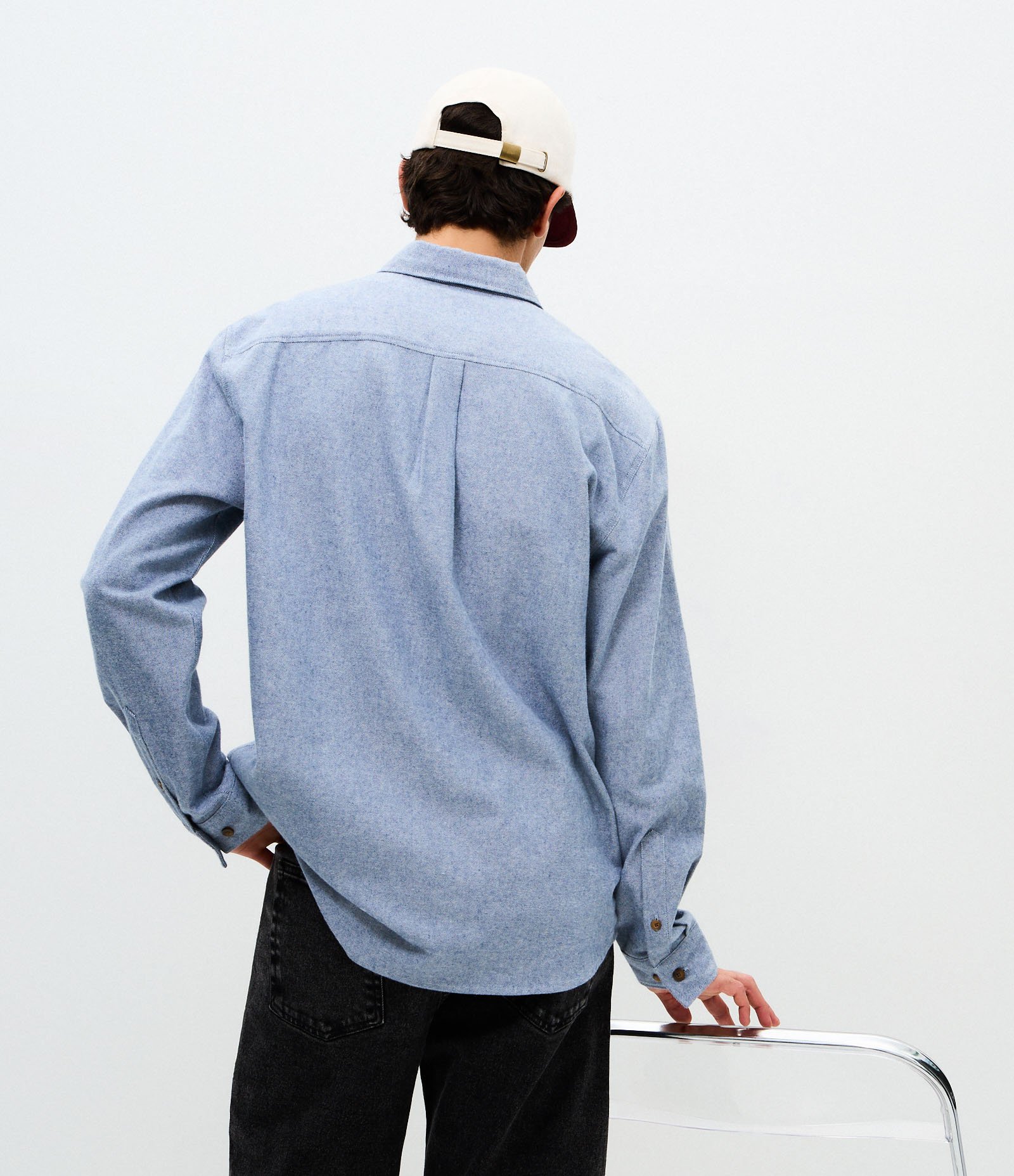 Camisa Comfort Manga Longa em Flanela com Bolso e Textura Azul 3