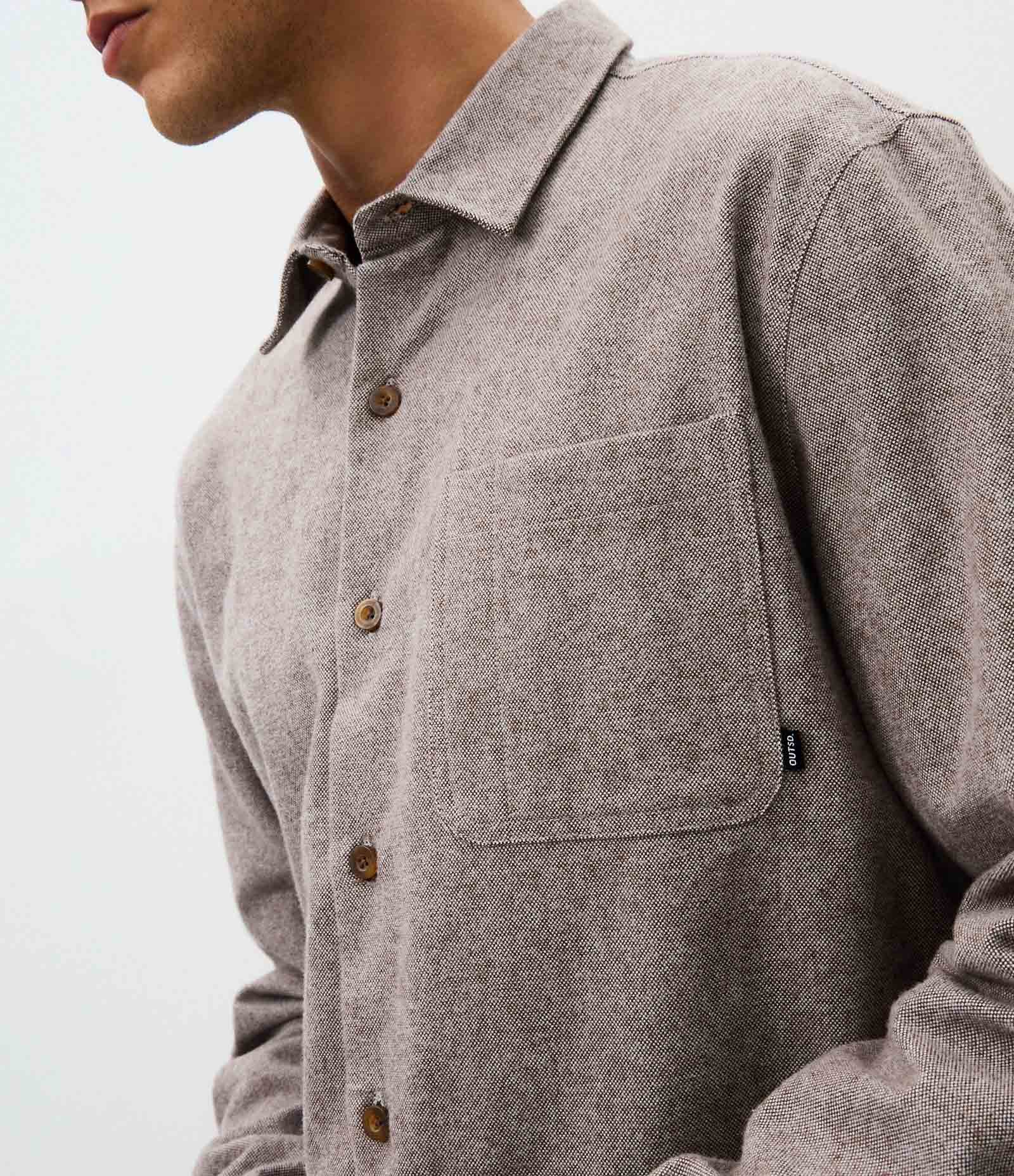 Camisa Comfort Manga Longa em Flanela com Bolso e Textura Cinza 1