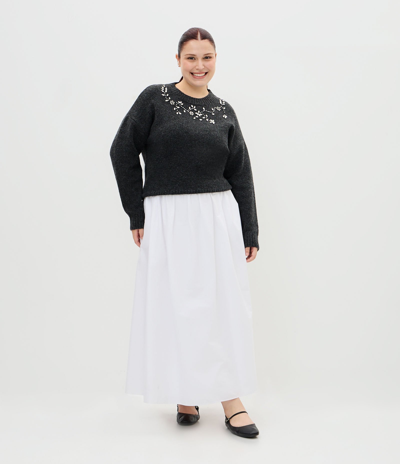 Suéter Amplo em Tricô com Pedraria Curve & Plus Size Preto 2